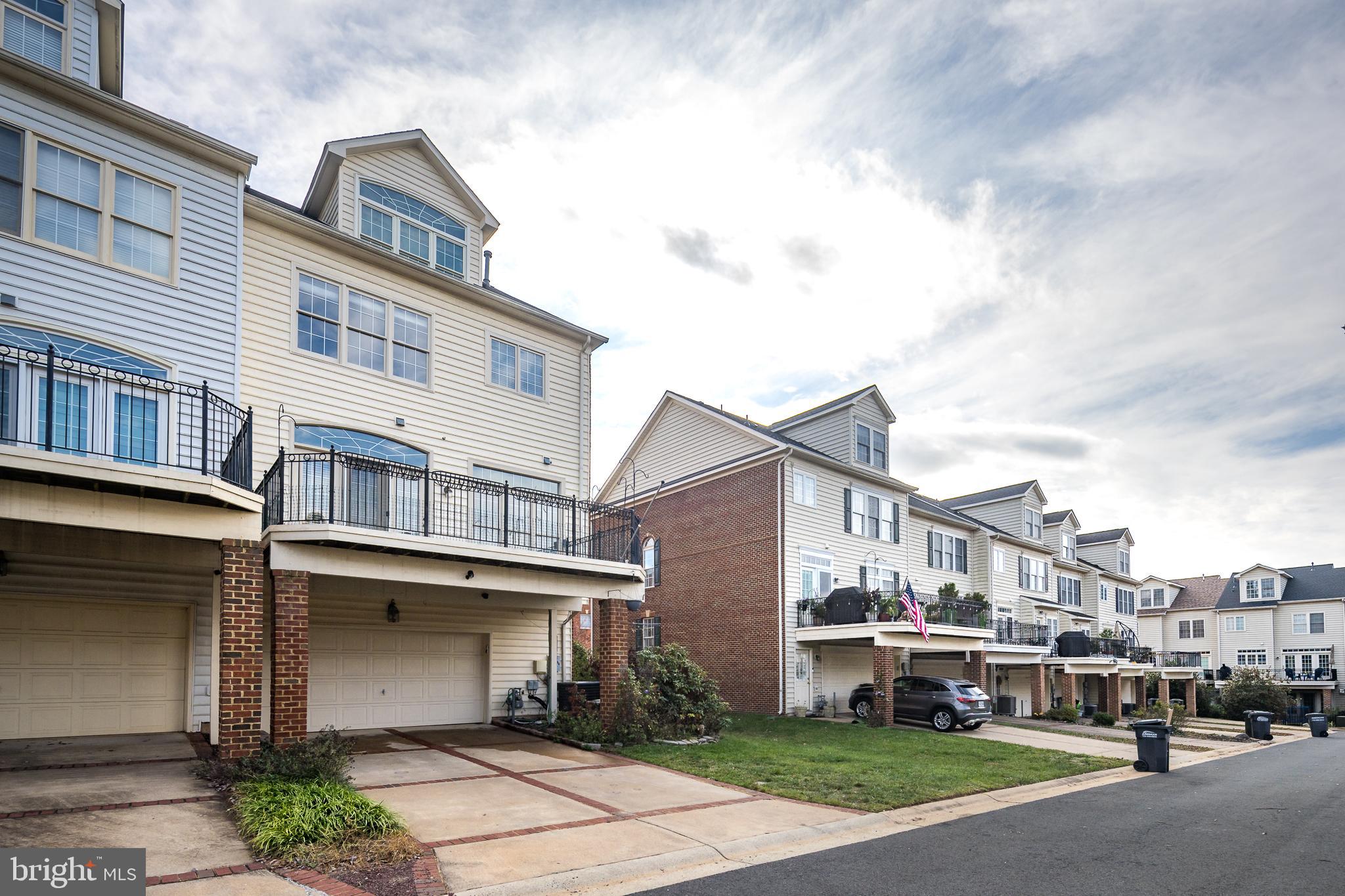 RIVER CREEK - Residential