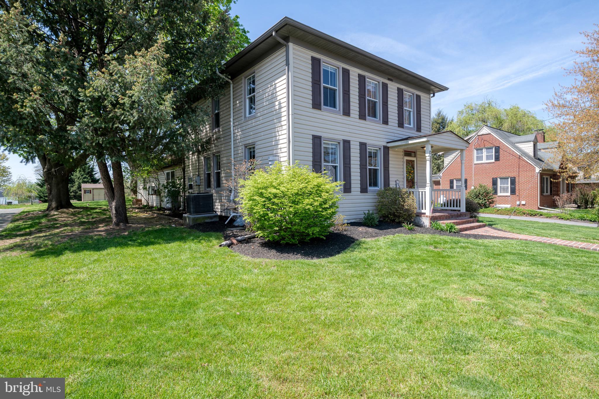 220 S 2ND STREET