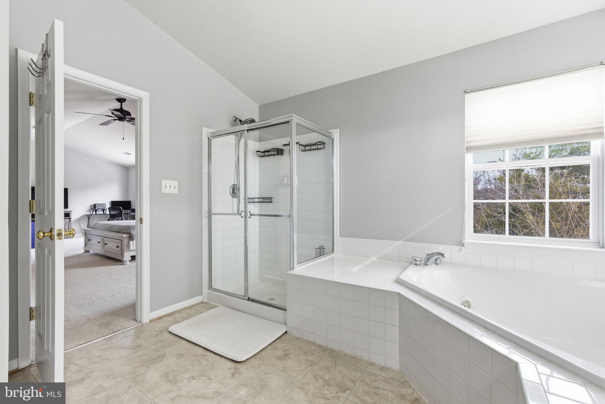 BROAD RUN OAKS - Residential