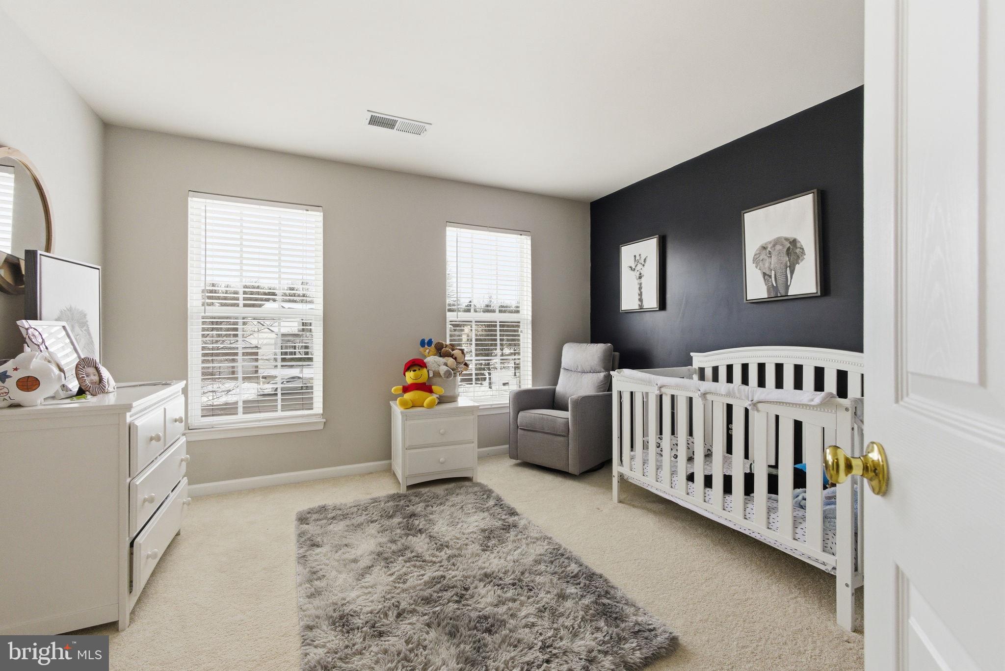 BROAD RUN OAKS - Residential