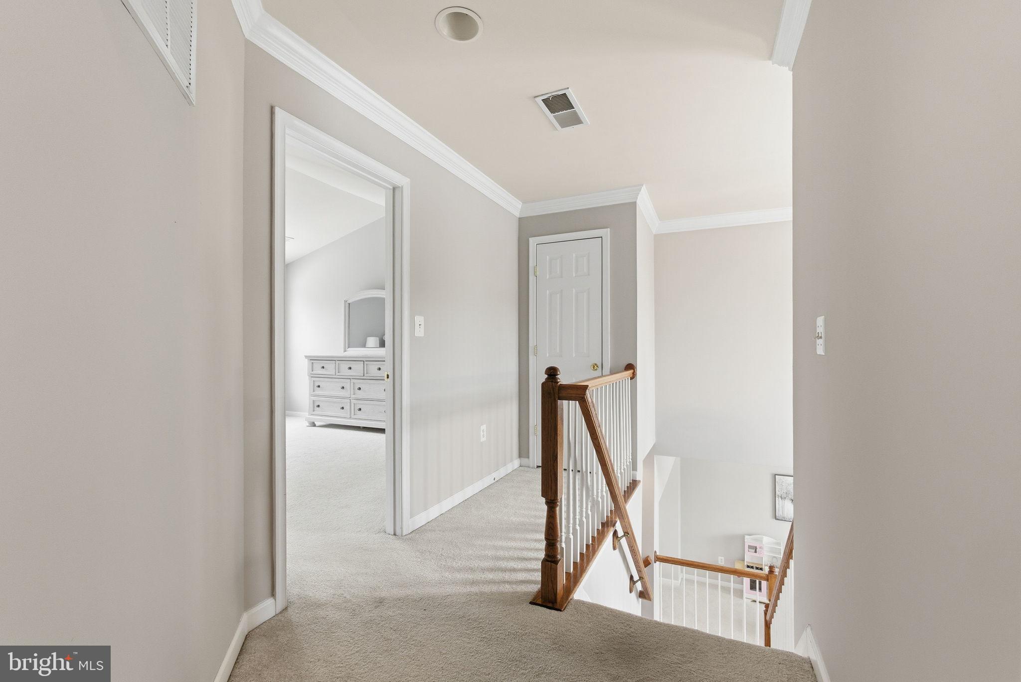 BROAD RUN OAKS - Residential