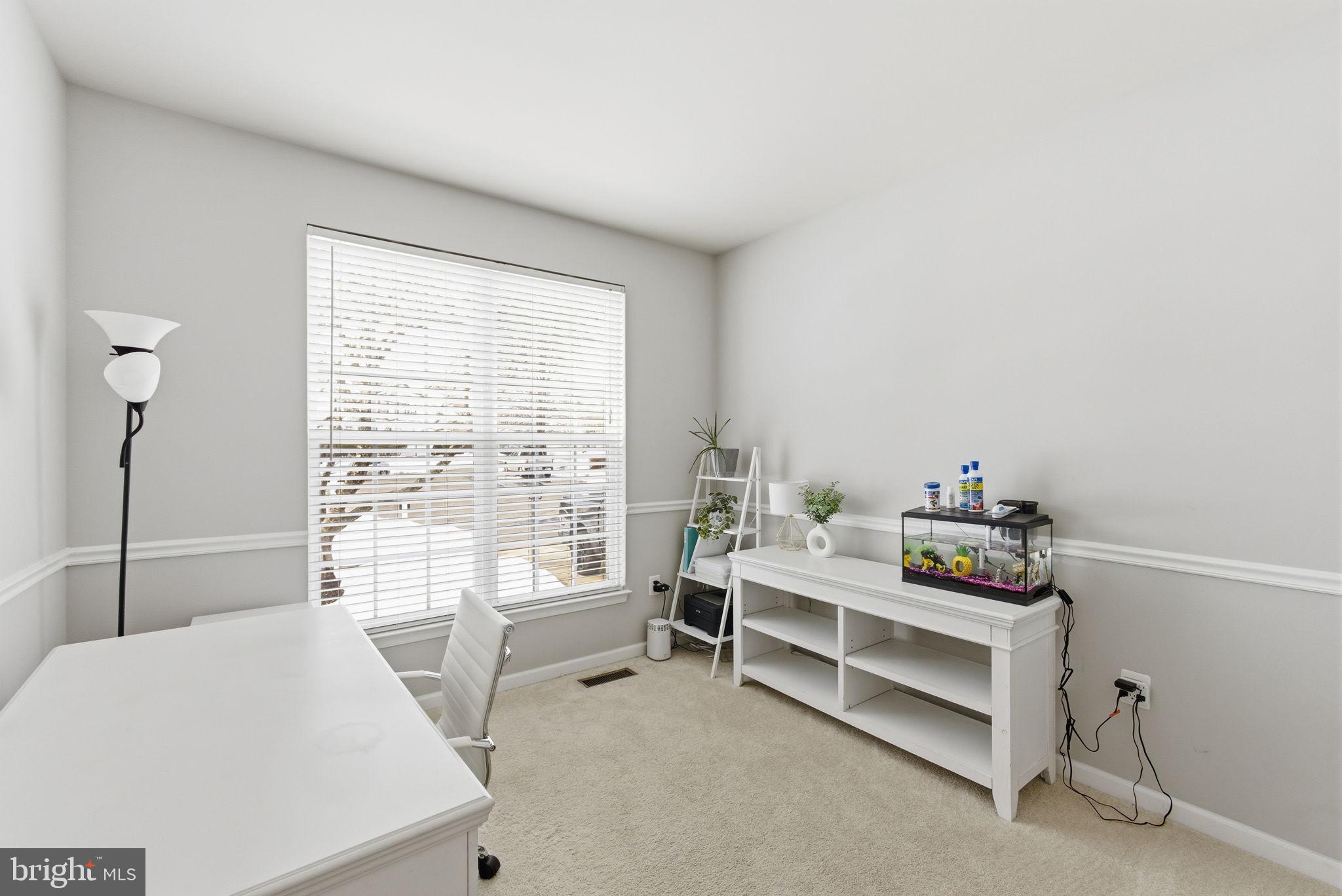 BROAD RUN OAKS - Residential