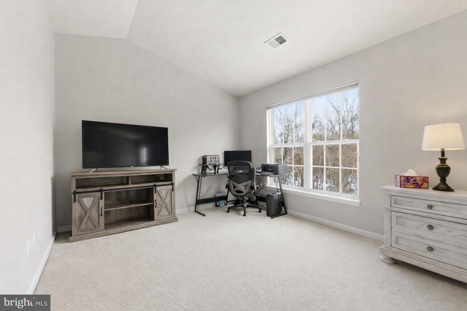 BROAD RUN OAKS - Residential