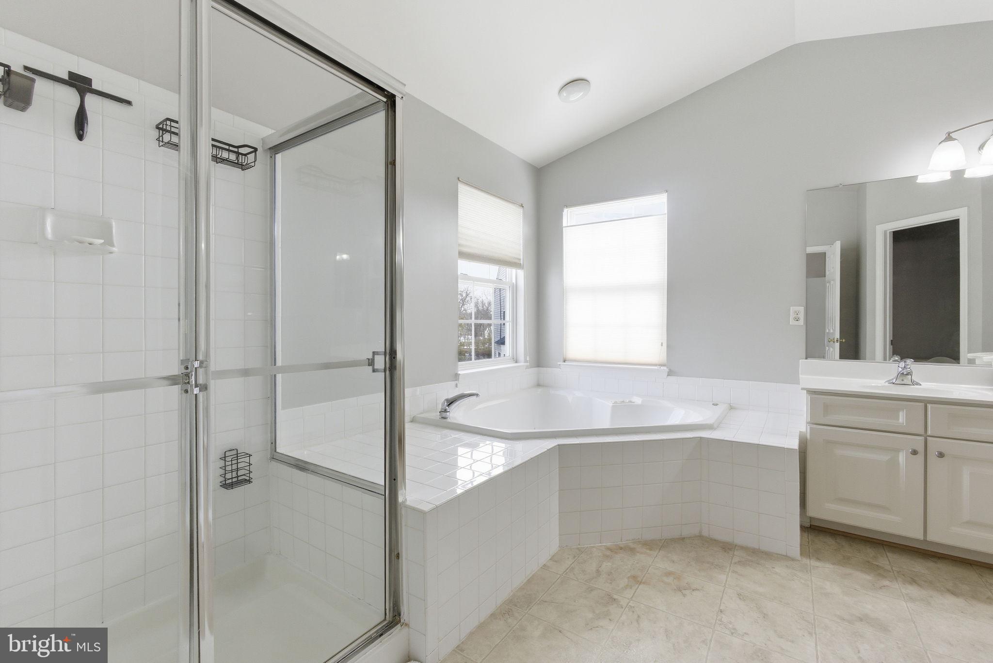 BROAD RUN OAKS - Residential