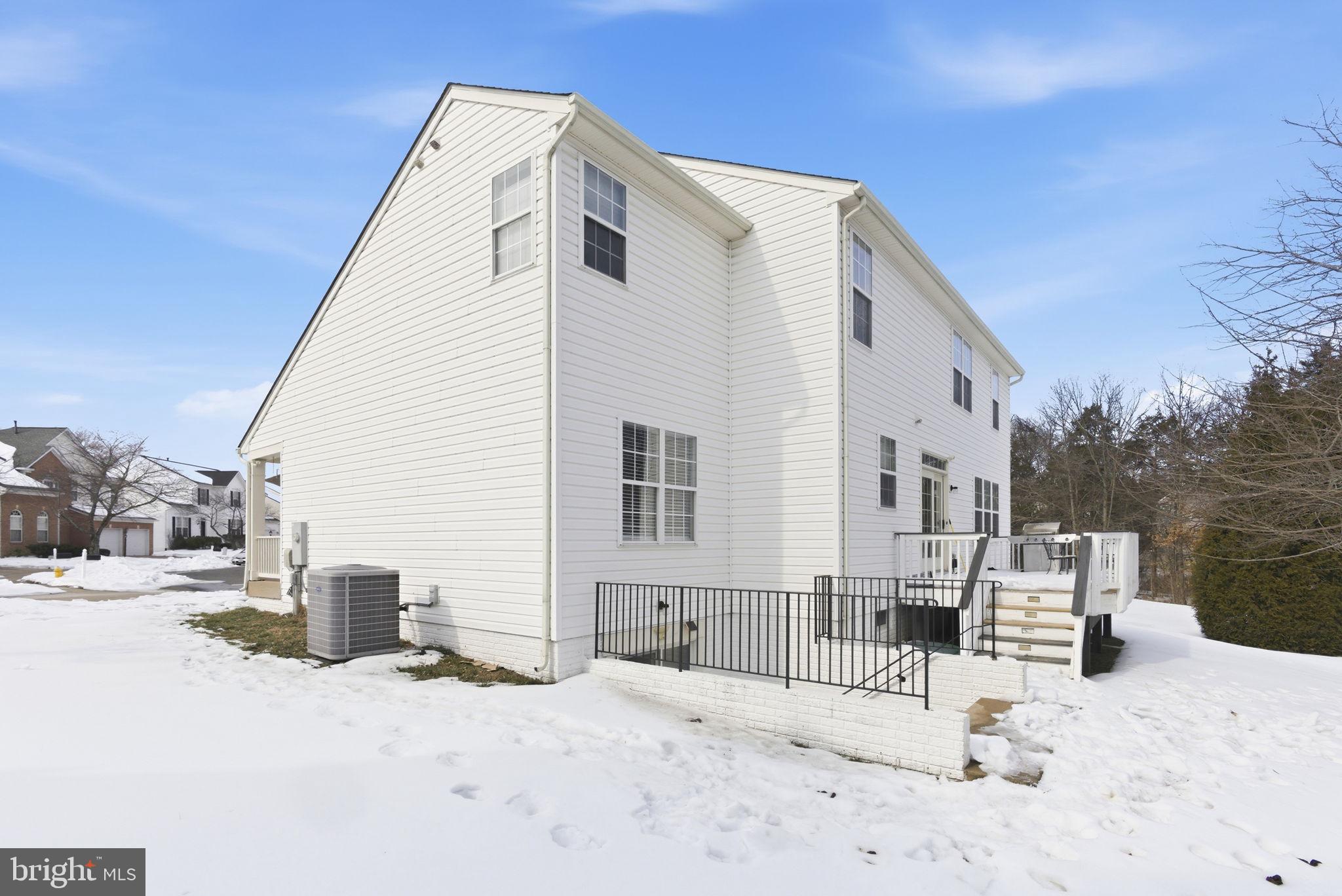 BROAD RUN OAKS - Residential