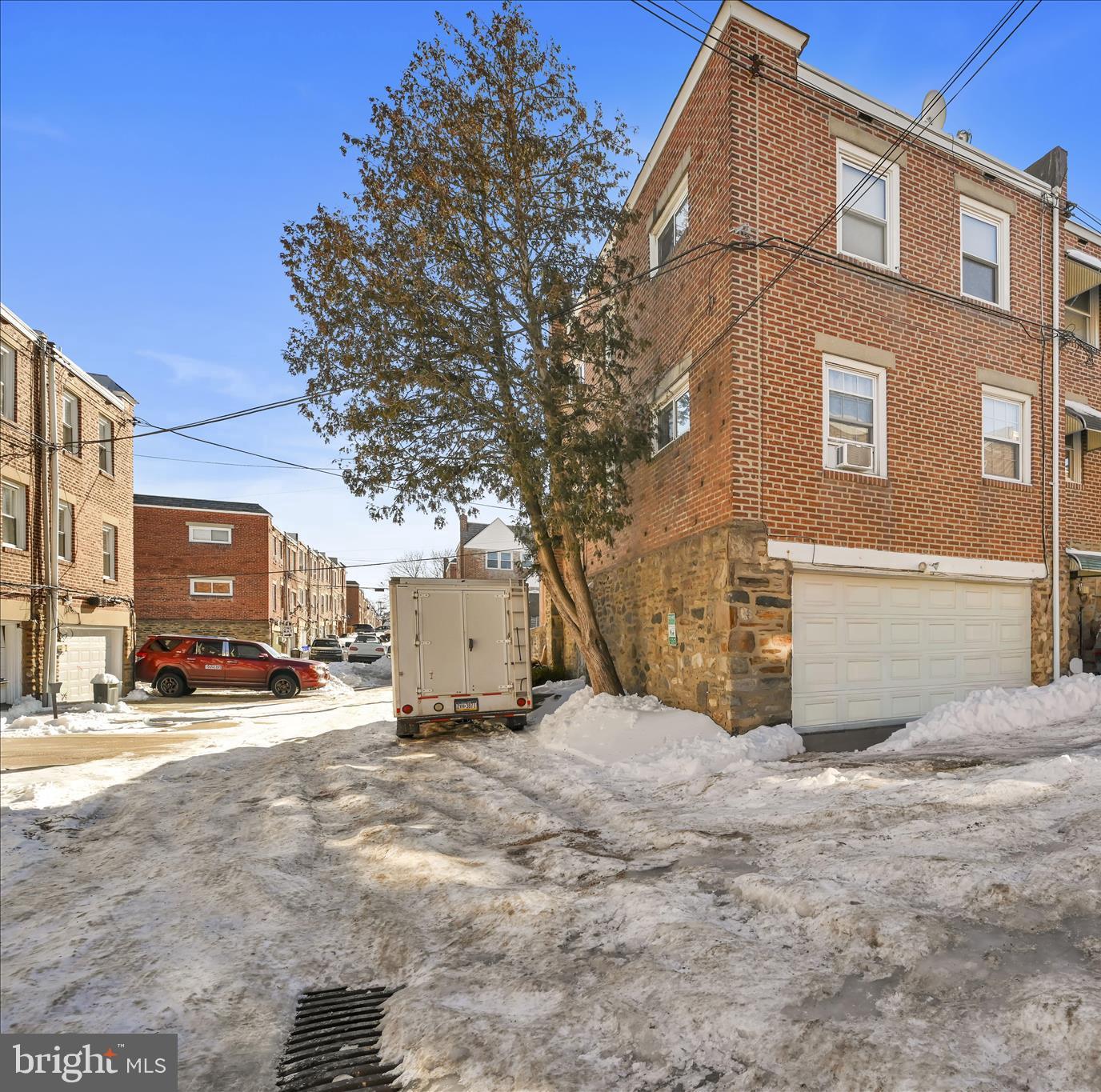 HILL CREST - Residential