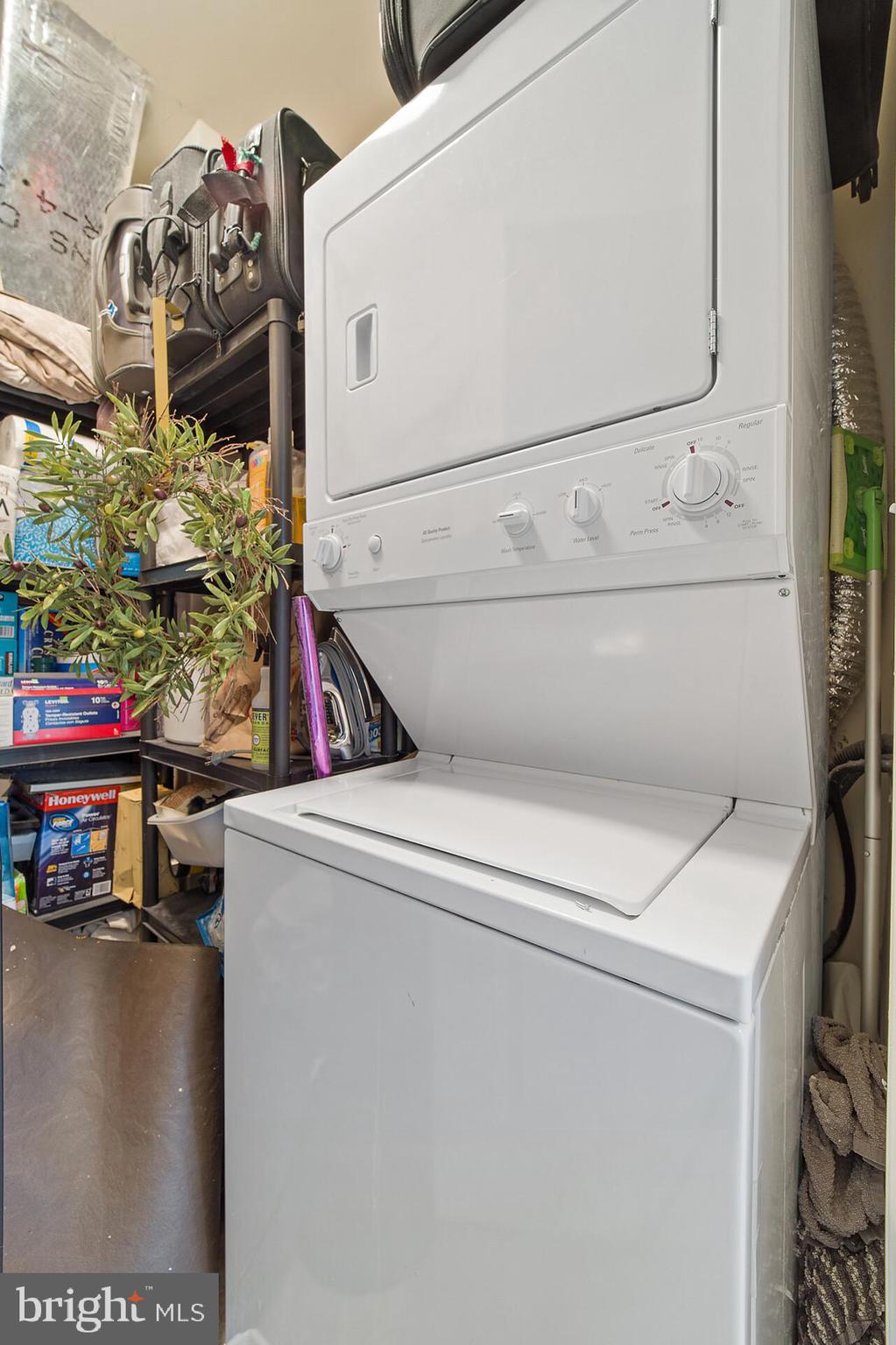 SUFFIELD MEADOWS - Residential