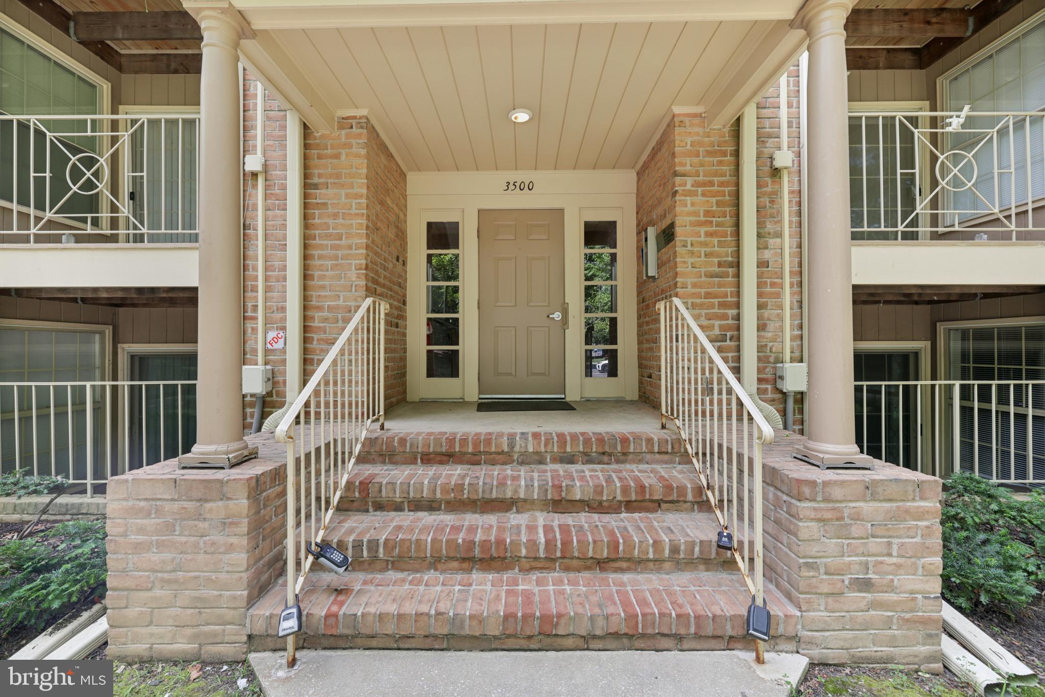 3500 THOMAS POINTE COURT 2B