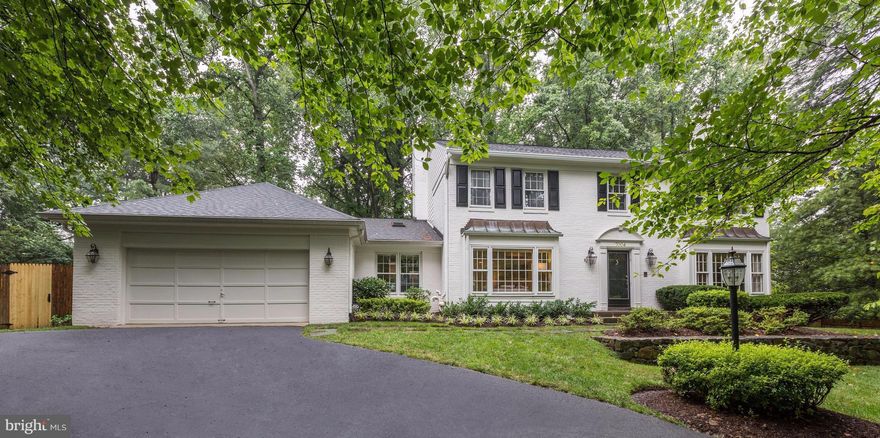 **GREAT NEW PRICE*Beautiful home in quiet location on Greentree Rd.Set back from street + situated on private lot w/pool in estate-like setting.With a great modern floor plan + in move-in condition, freshly painted, newly fin. hardwood floors, many updates throughout,Study w/built-ins,Breakfast Area; Mud Room,Addition w/soaring ceilings,walls of glass +serene views.Day-light fin.lower level!