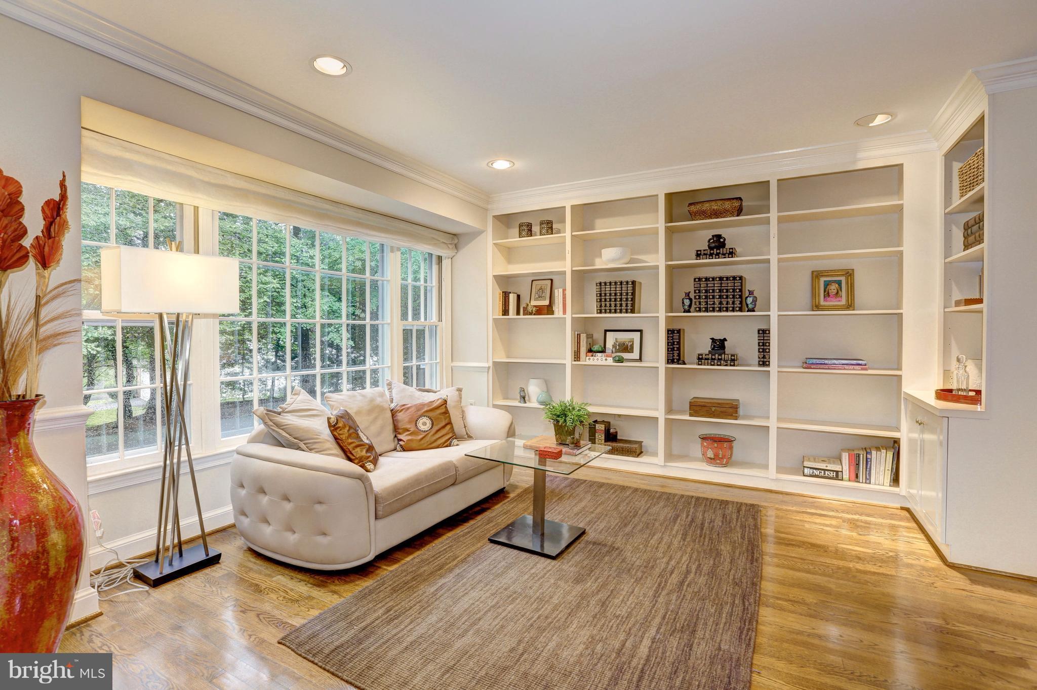 LONGWOOD - Residential