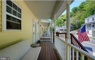 135 MAIN STREET N