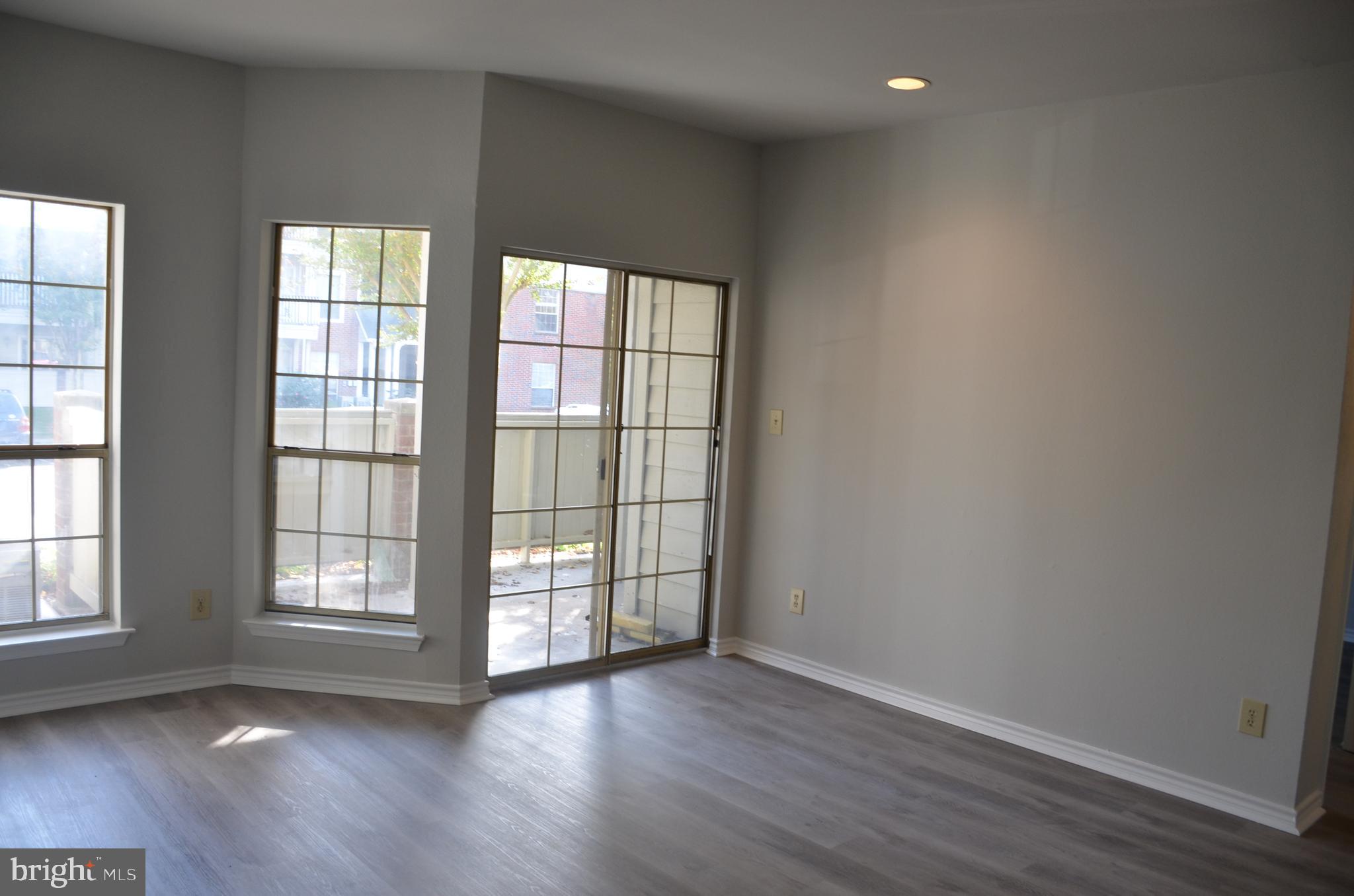 PENDERBROOK SQUARE CONDOMINIUMS - Residential