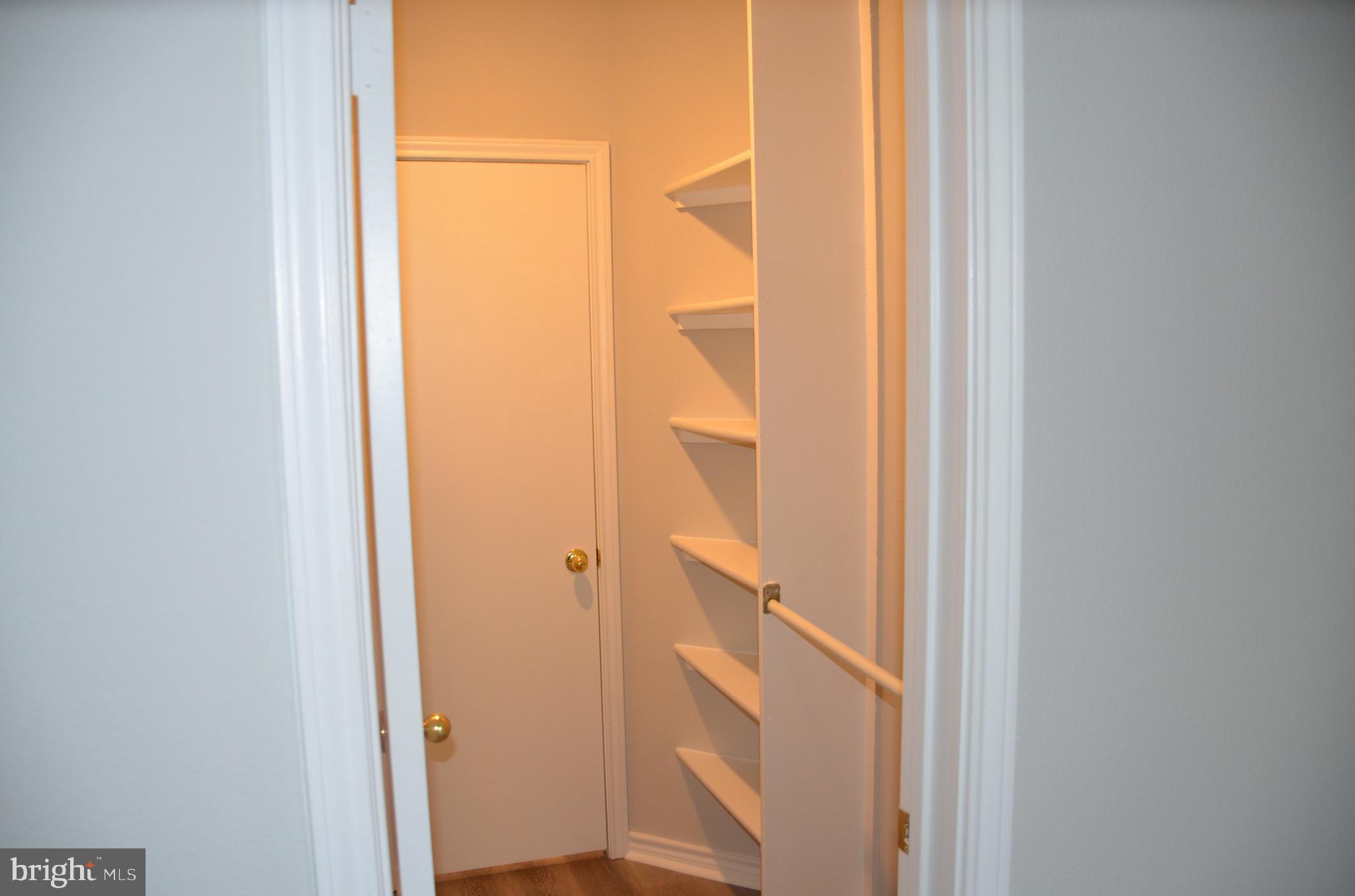 PENDERBROOK SQUARE CONDOMINIUMS - Residential