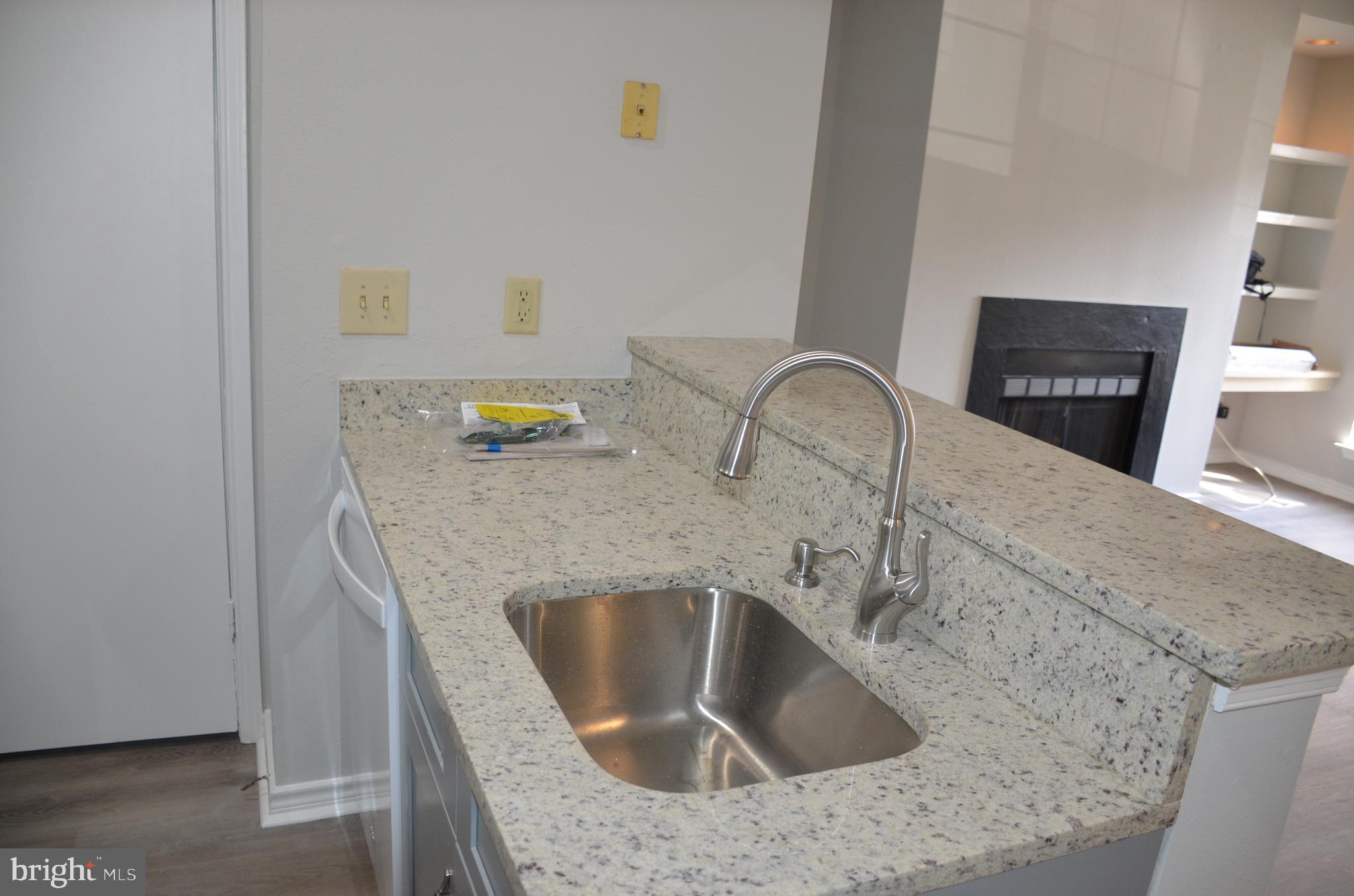 PENDERBROOK SQUARE CONDOMINIUMS - Residential