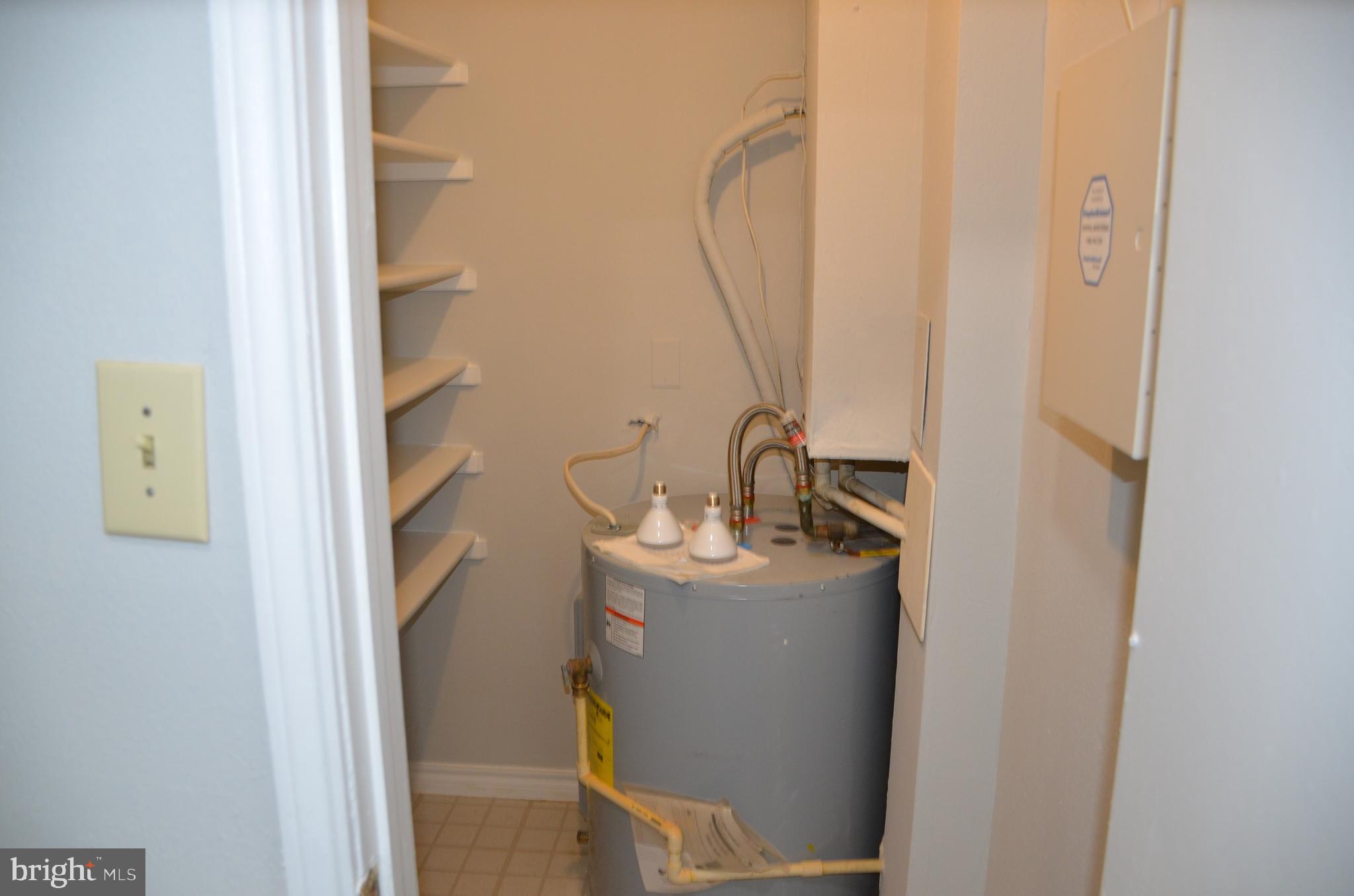 PENDERBROOK SQUARE CONDOMINIUMS - Residential