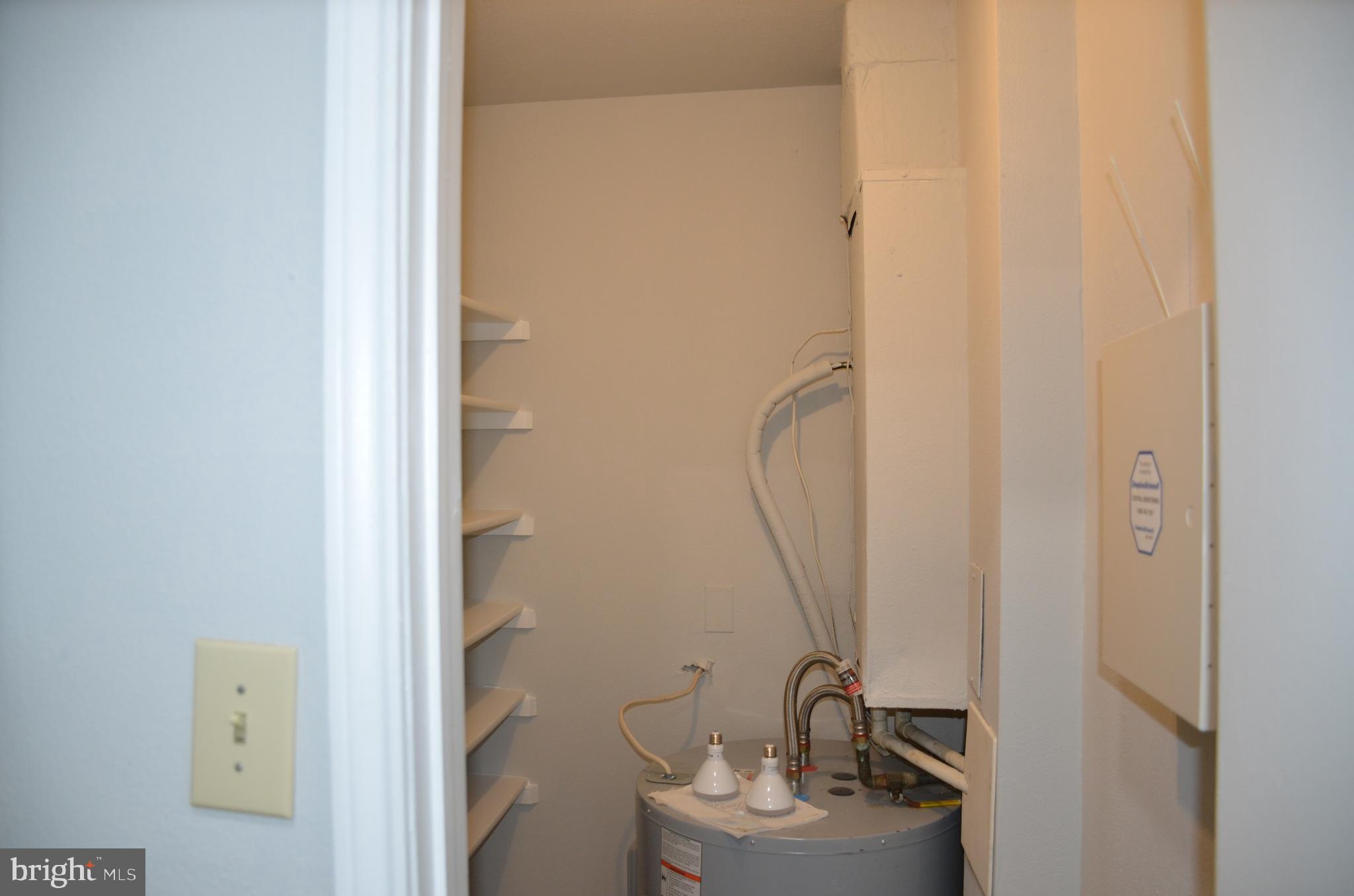 PENDERBROOK SQUARE CONDOMINIUMS - Residential