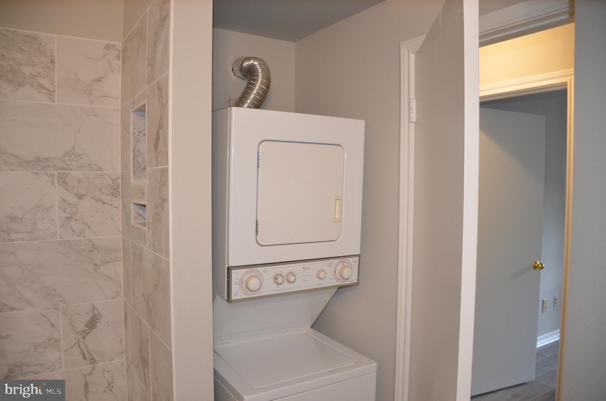 PENDERBROOK SQUARE CONDOMINIUMS - Residential