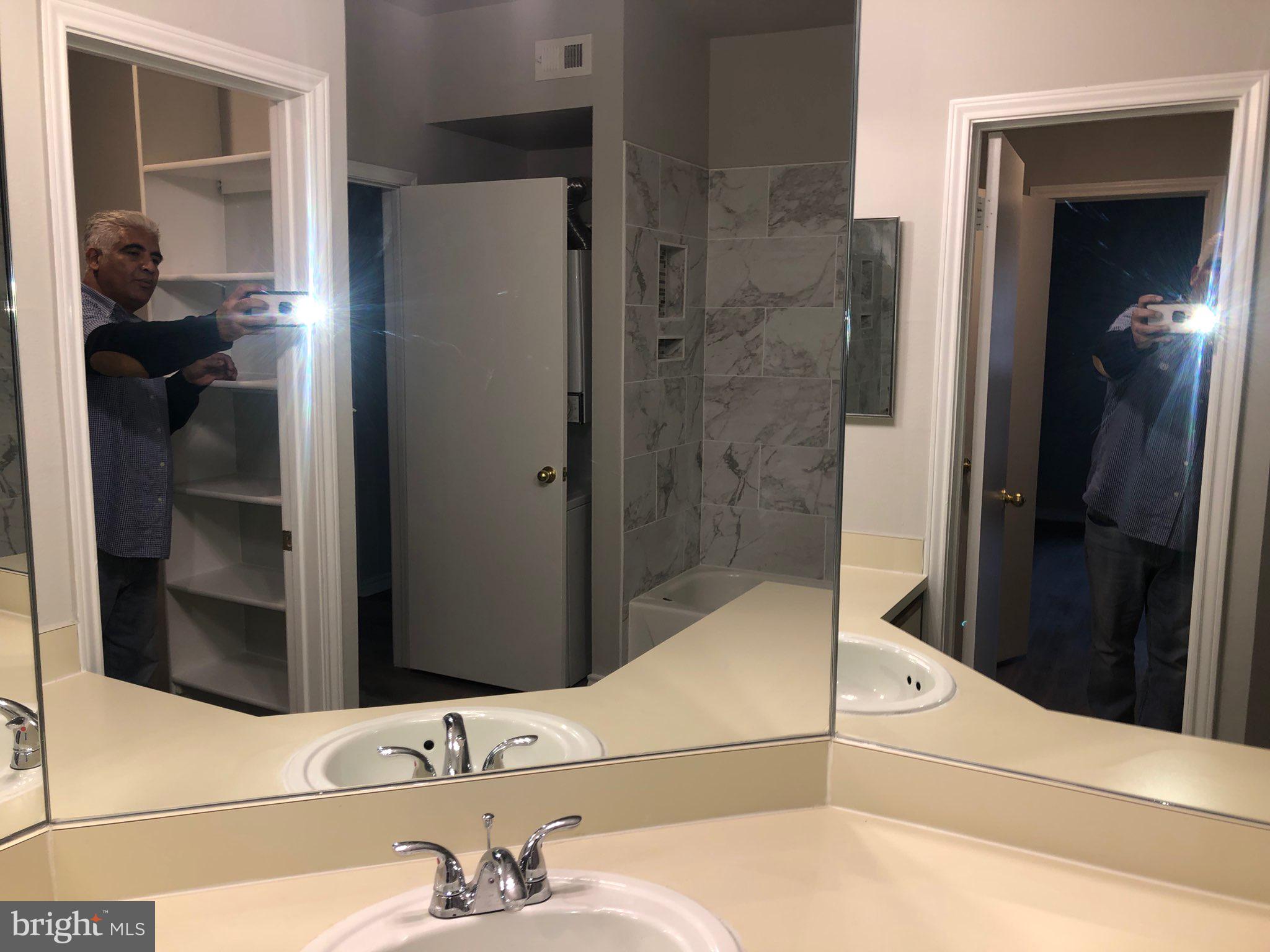 PENDERBROOK SQUARE CONDOMINIUMS - Residential