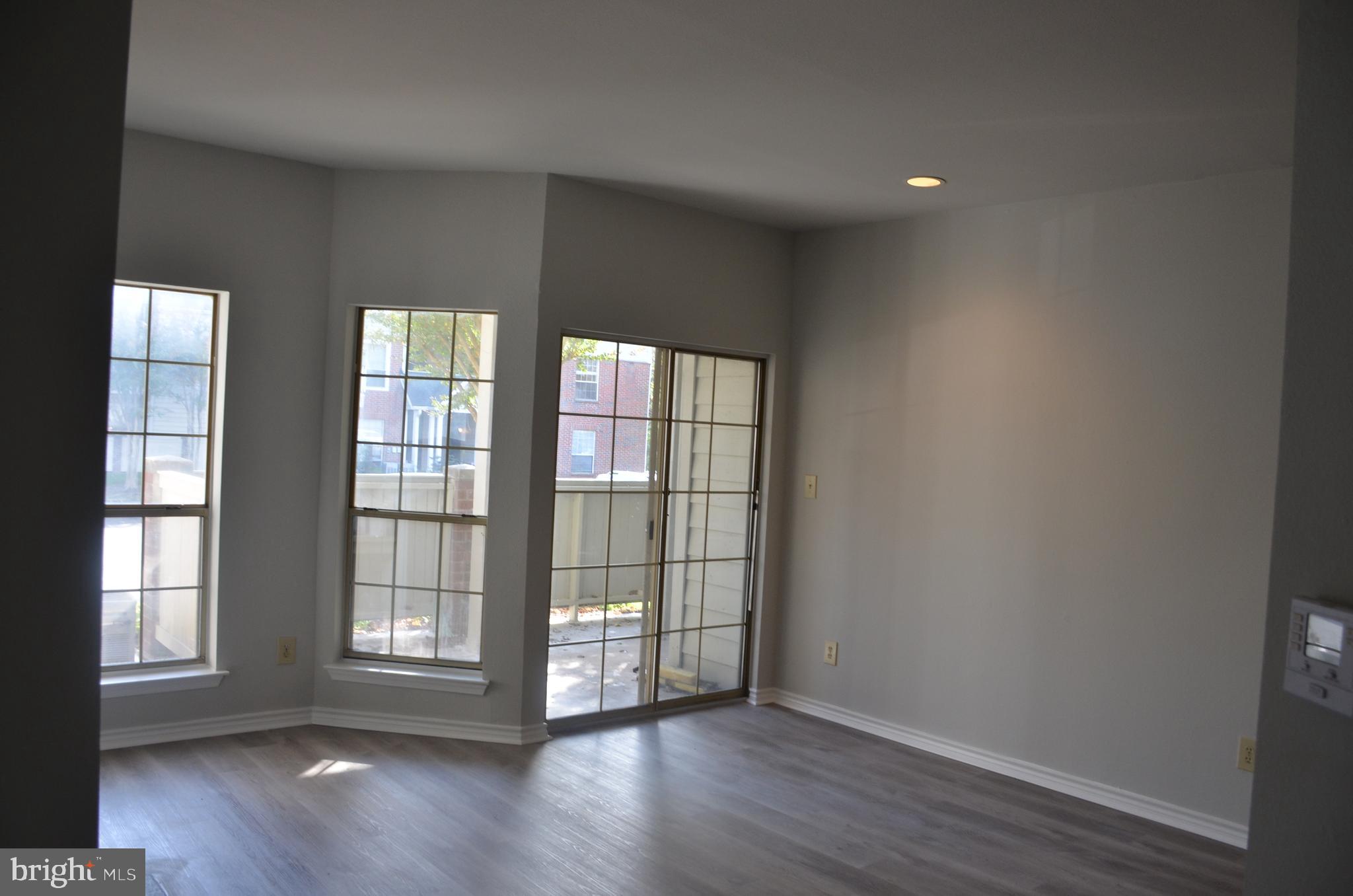 PENDERBROOK SQUARE CONDOMINIUMS - Residential