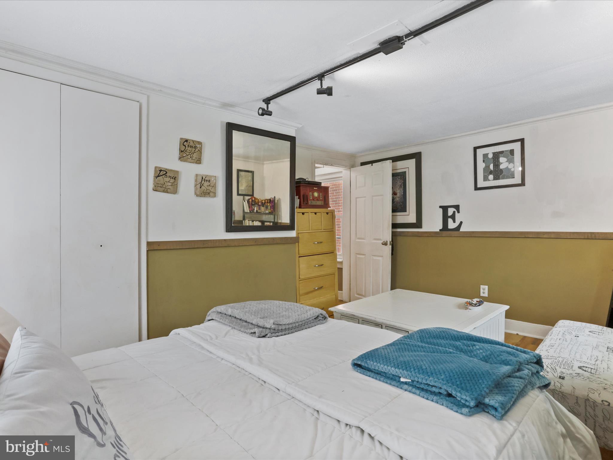 HAGERSTOWN - Residential