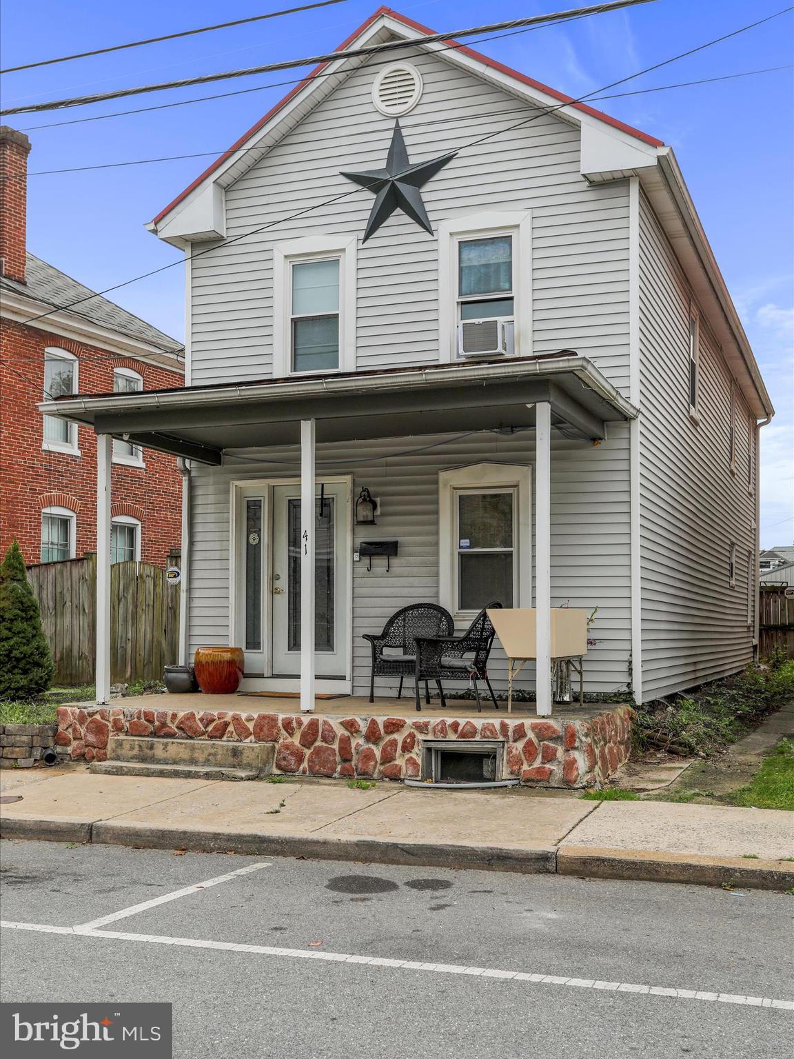 HAGERSTOWN - Residential