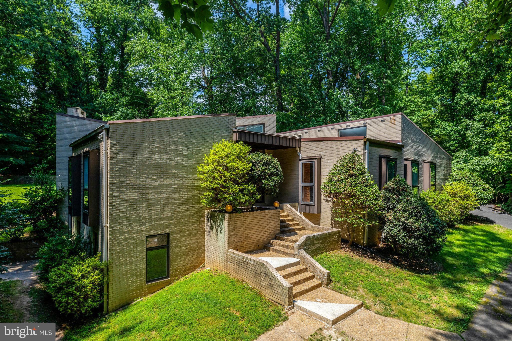3520 GLENBROOK ROAD
