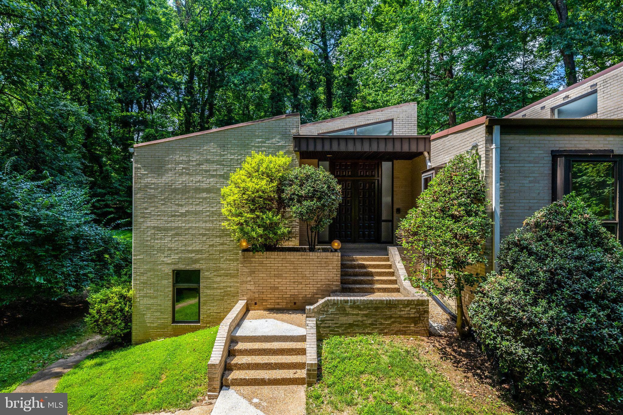 3520 GLENBROOK ROAD