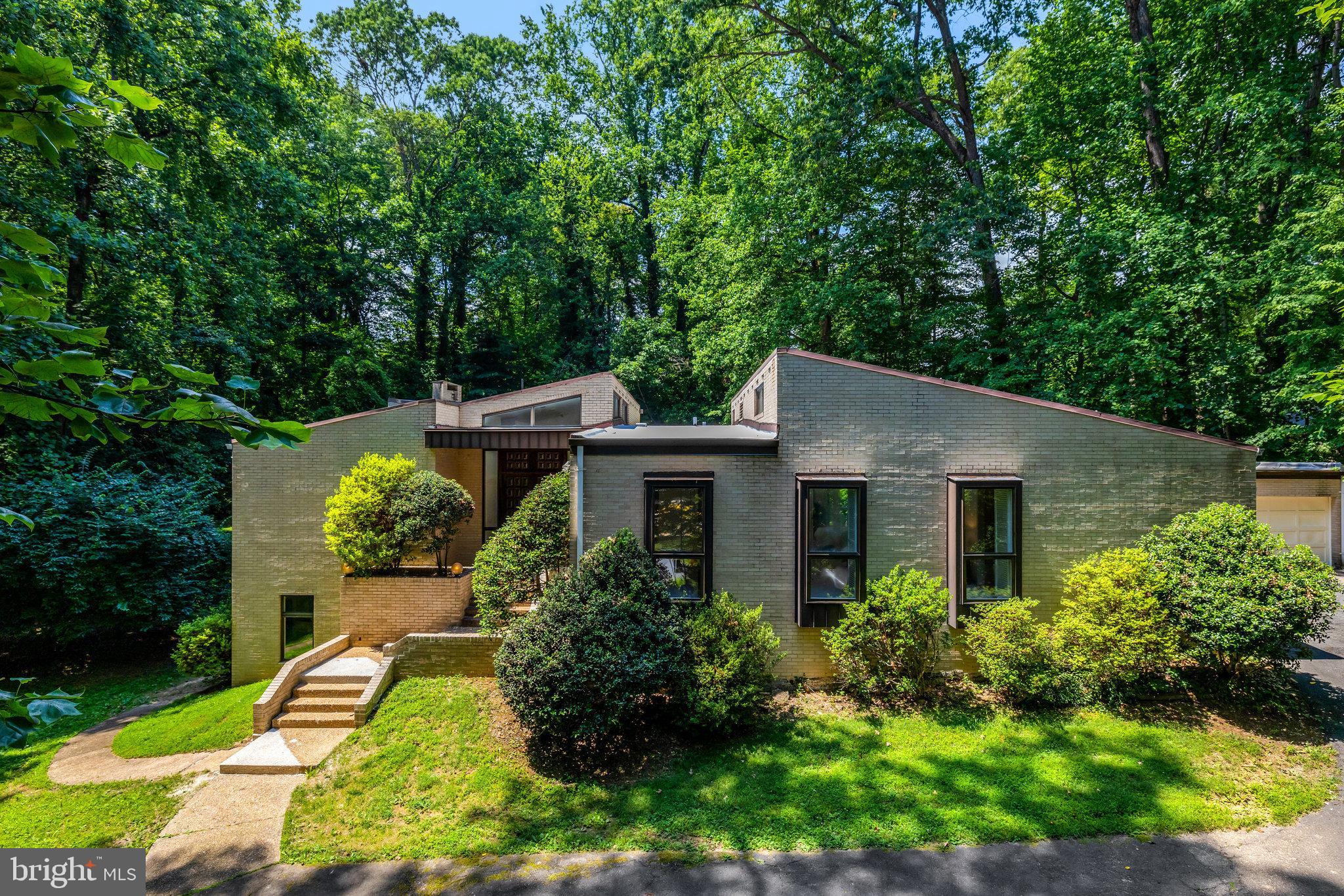 3520 GLENBROOK ROAD