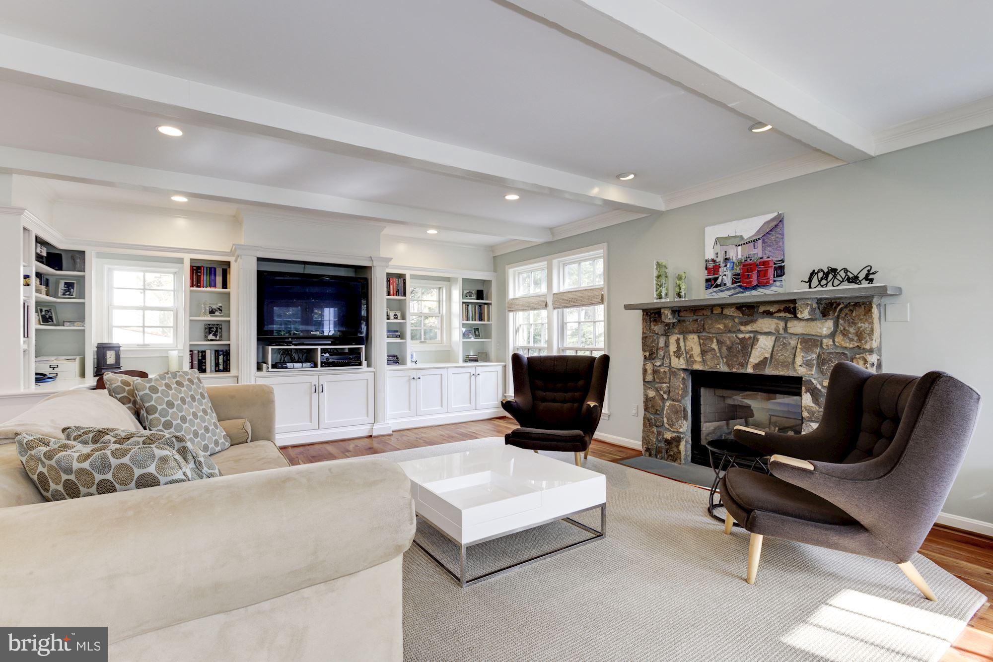 RIVER FALLS - Residential