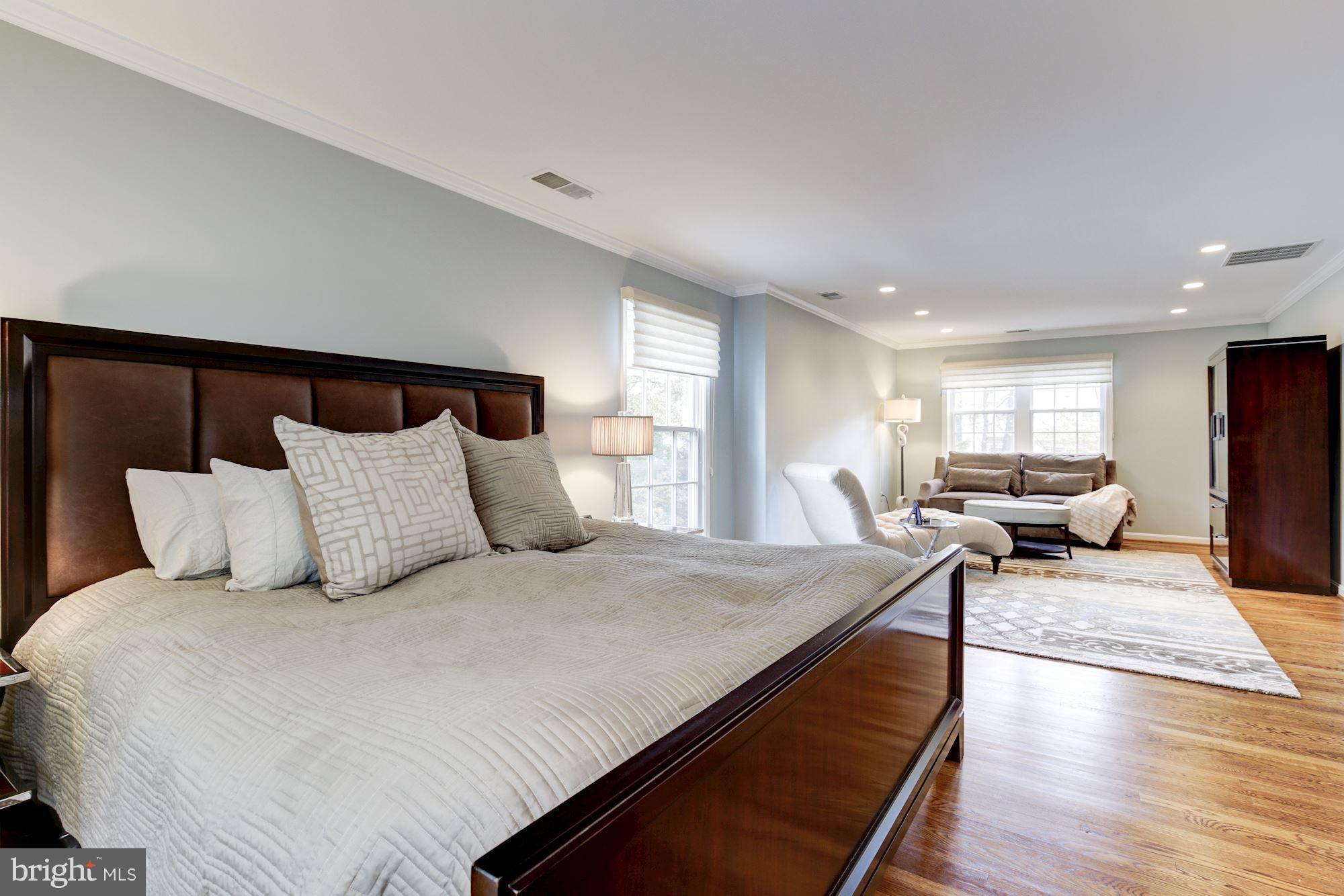 RIVER FALLS - Residential