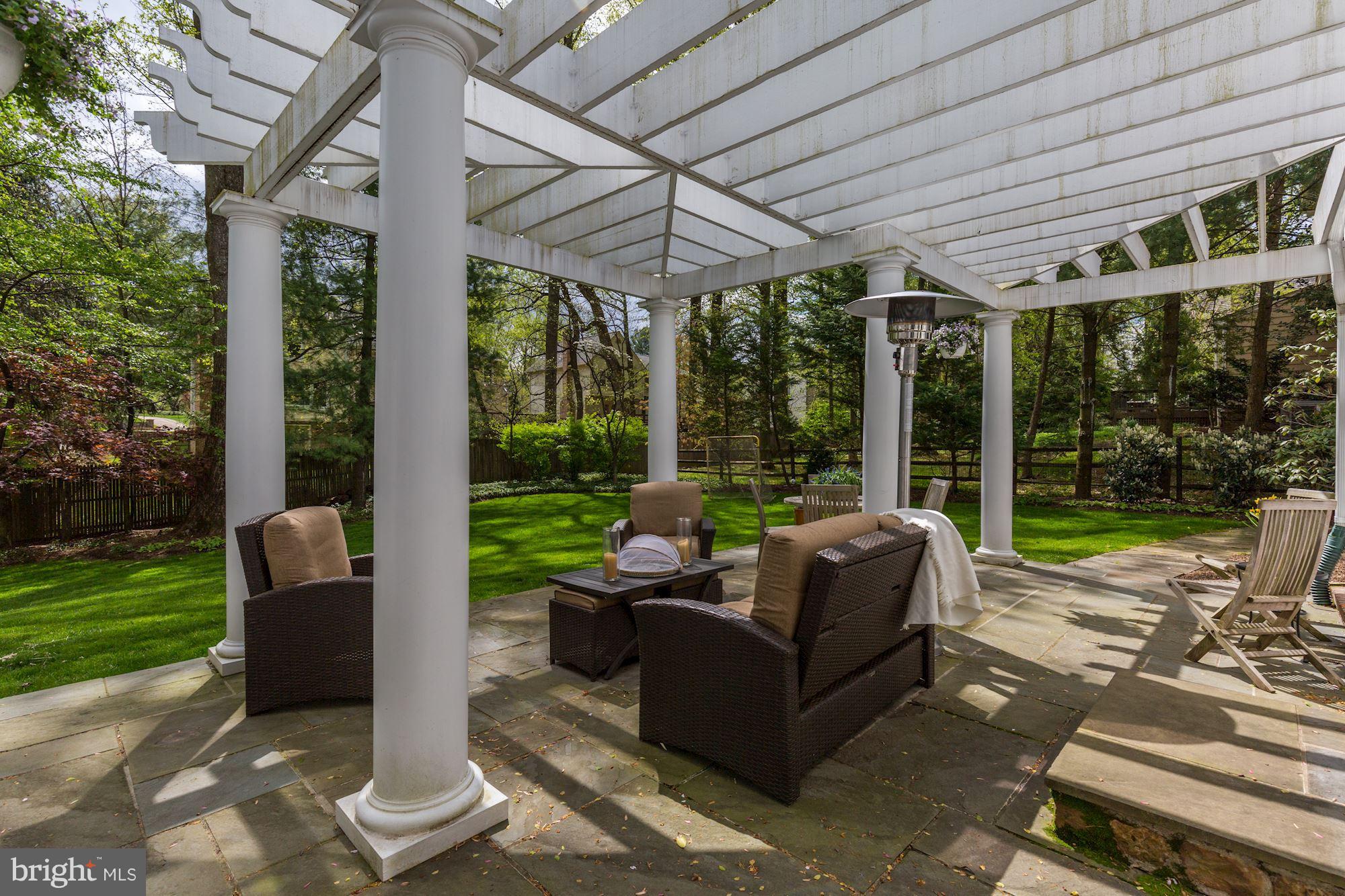 RIVER FALLS - Residential