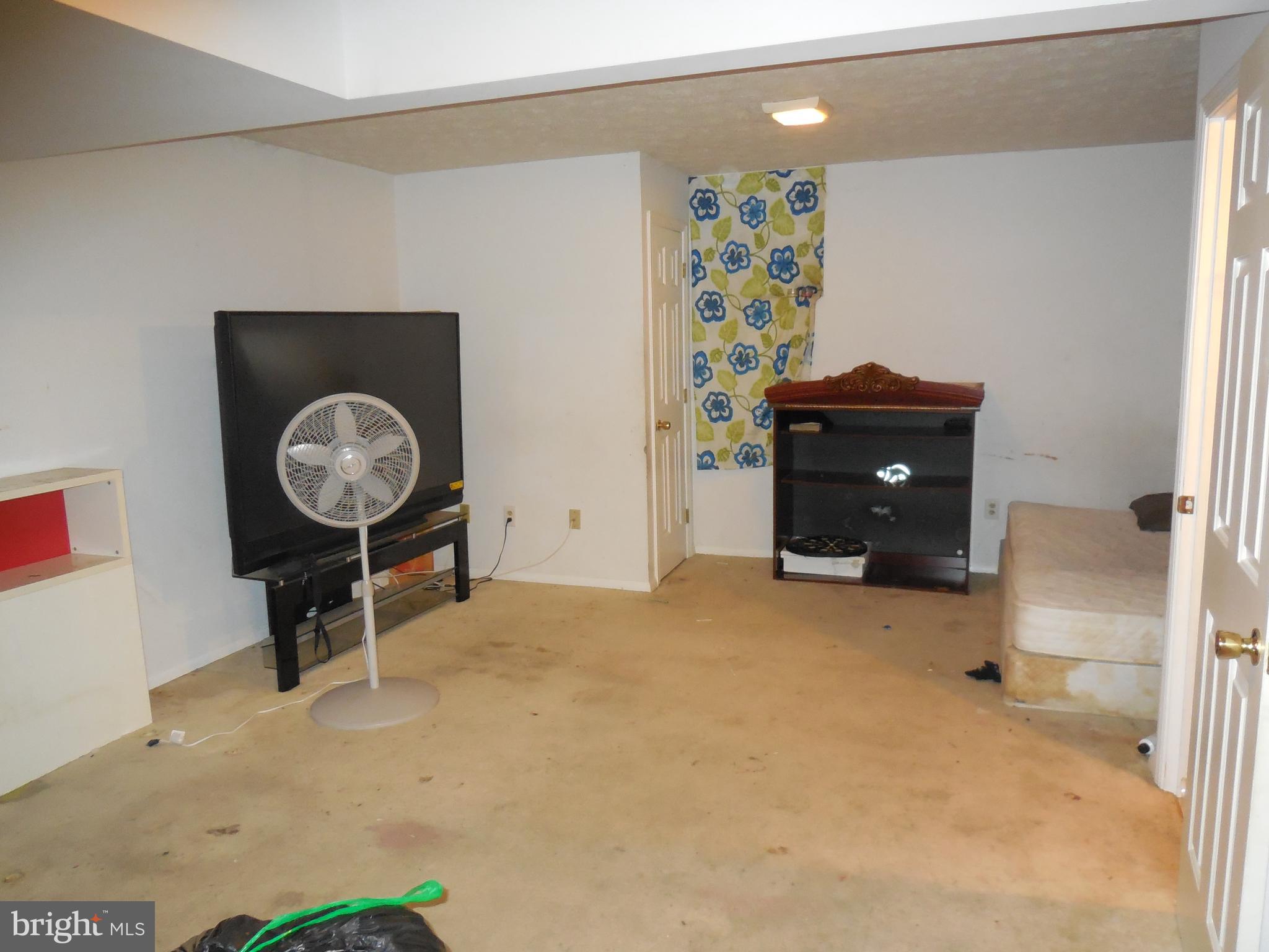 RIVERSIDE - Residential