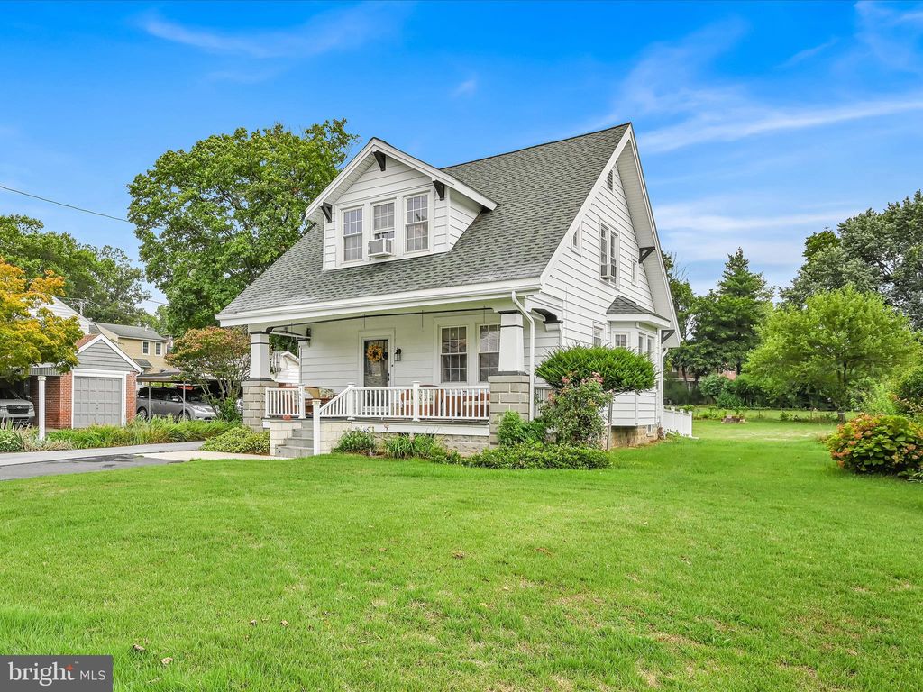 Photo of 707 Tusitala Drive, Lancaster, PA 17601 (MLS # PALA2055100)