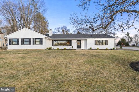 Photo of 499 Collins Drive, SPRINGFIELD, PA 19064 (MLS # PADE2110522)