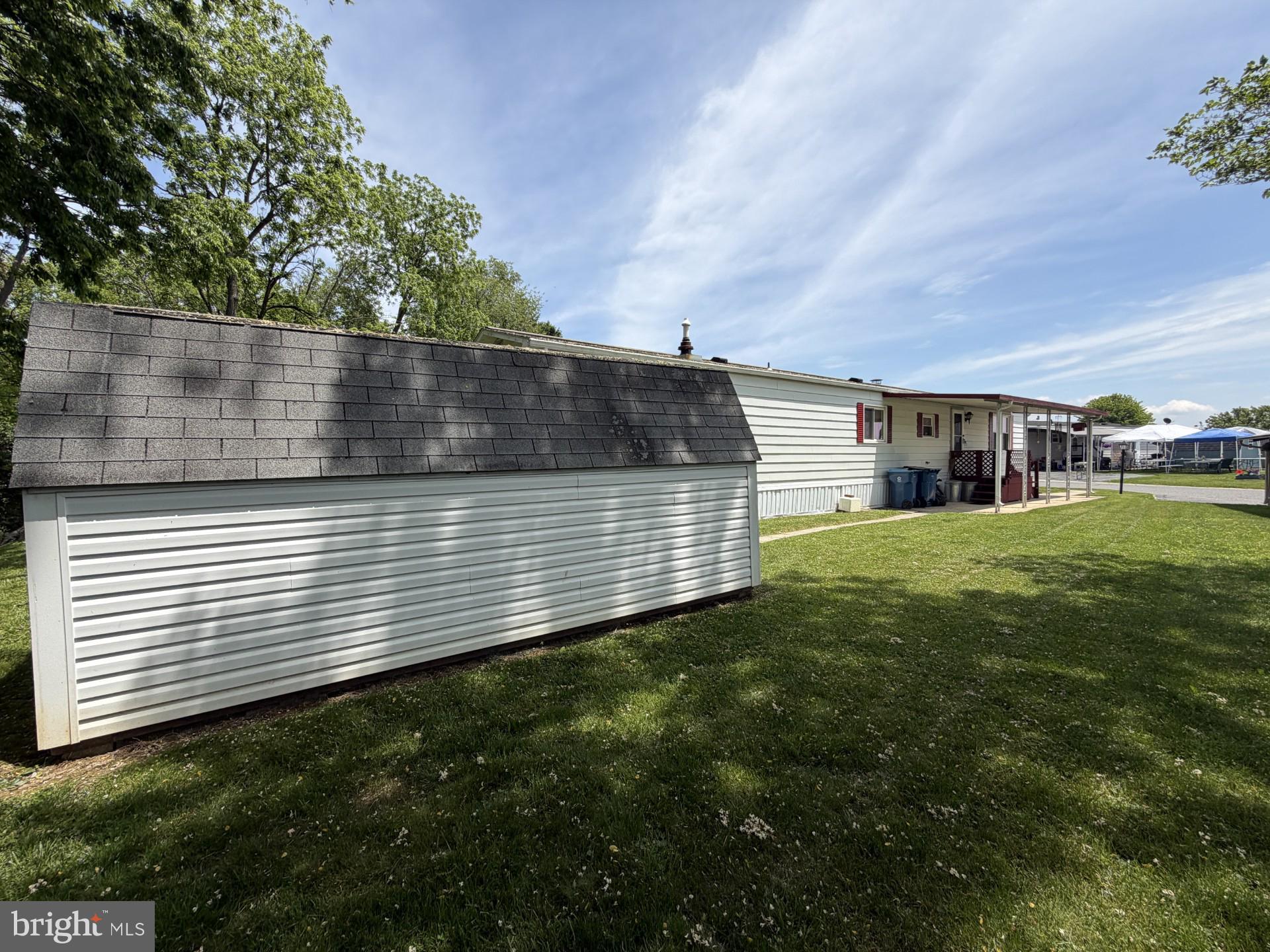 27 RIDGEWOOD MANOR