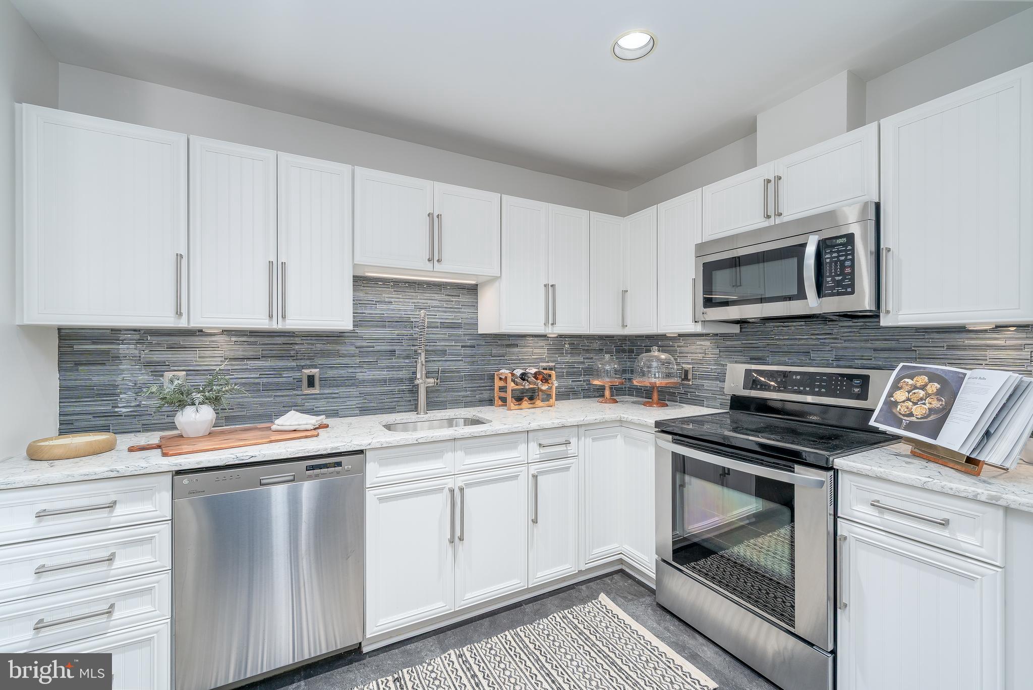 CANTON WATERFRONT - Residential