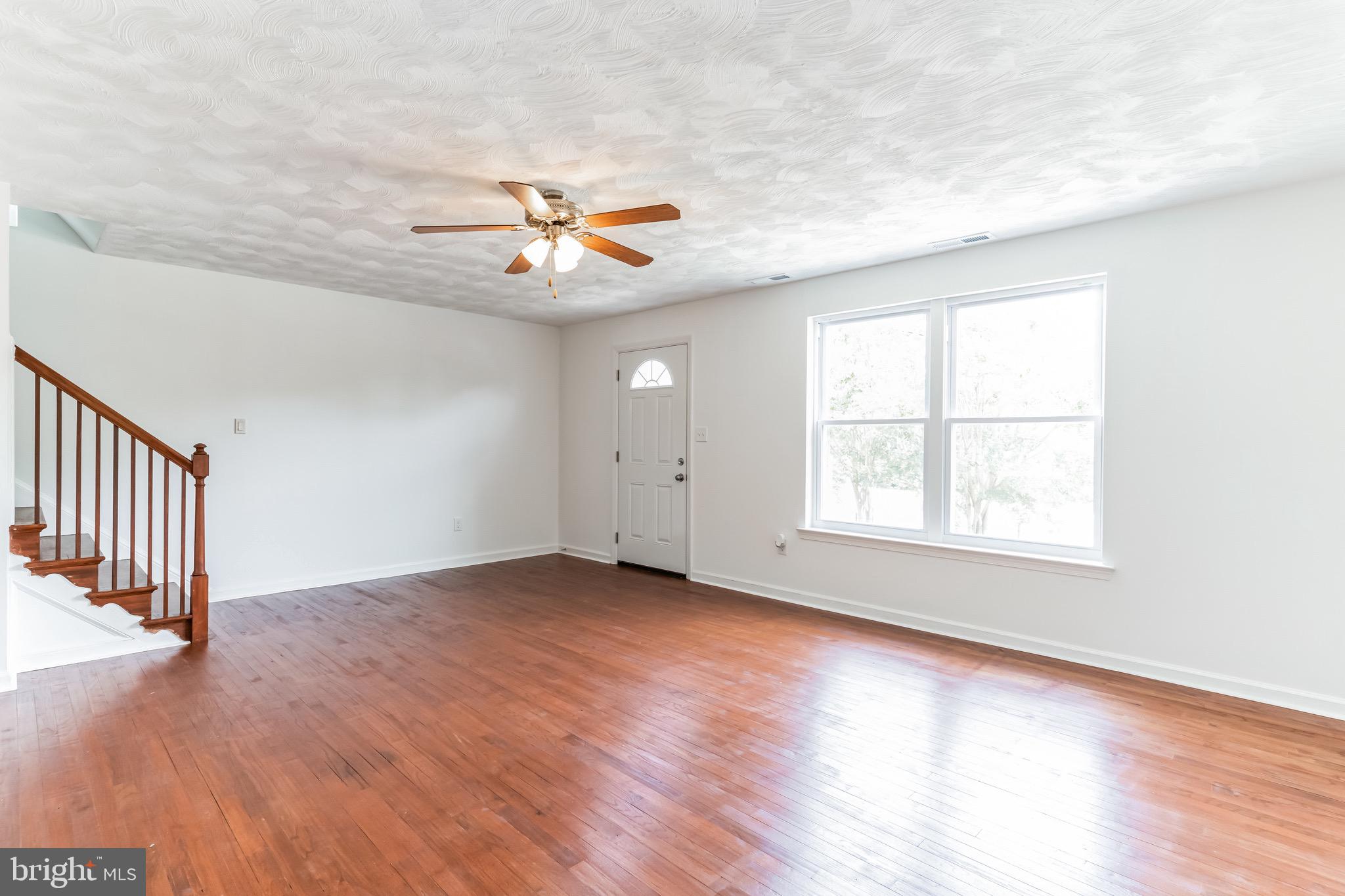 OLD TOWNE VILLAGE CONDOMINIUMS - Residential Lease