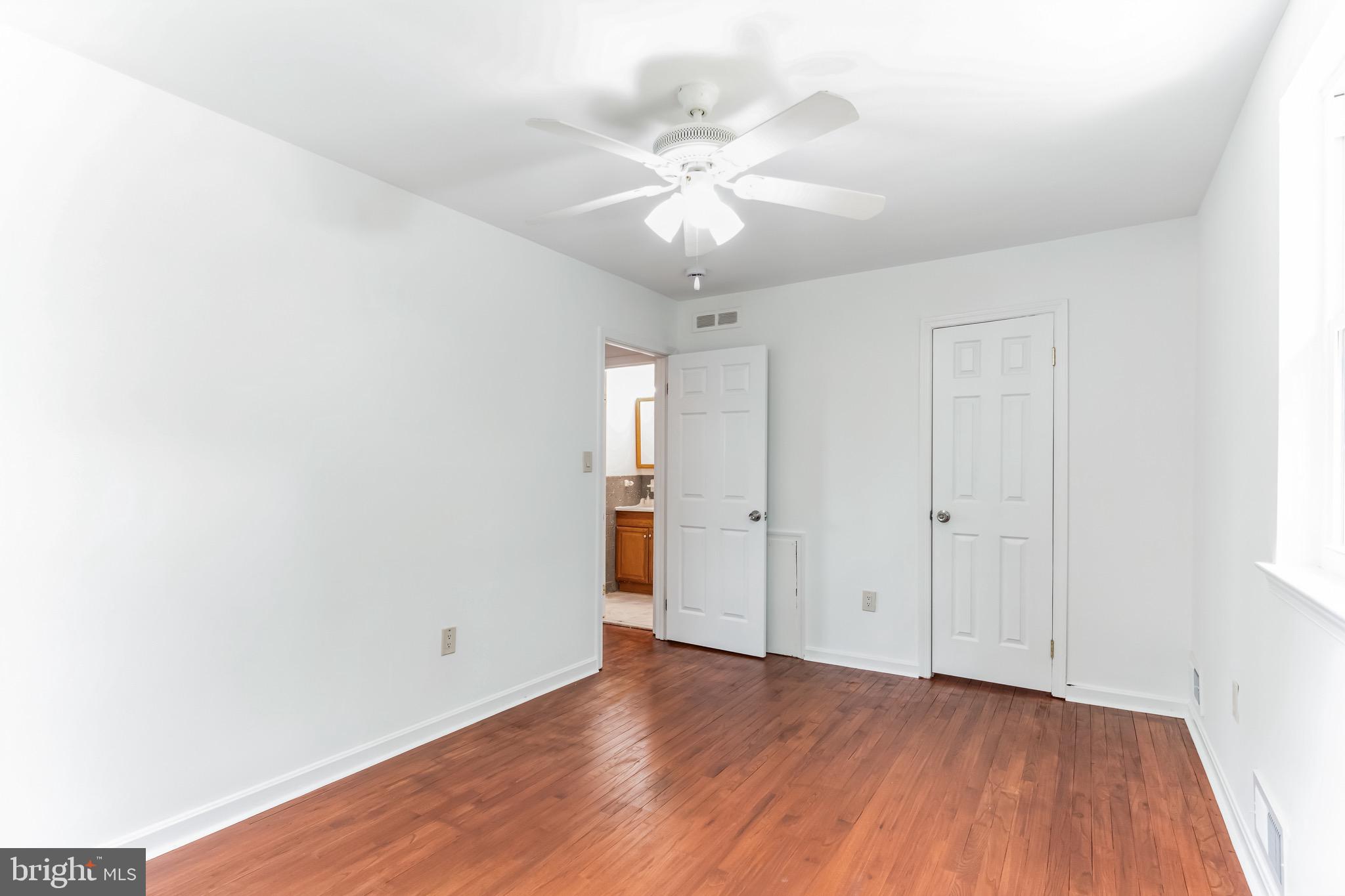 OLD TOWNE VILLAGE CONDOMINIUMS - Residential Lease