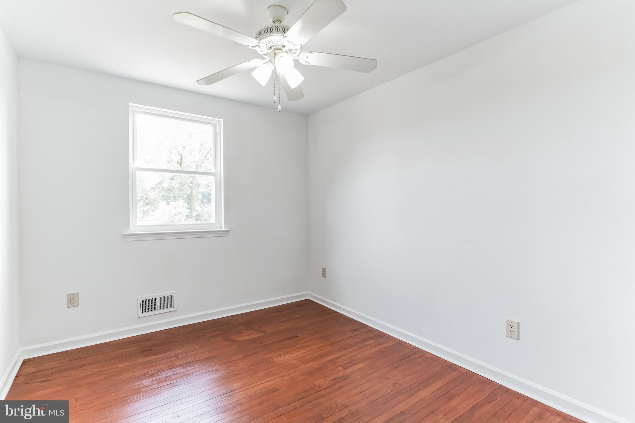 OLD TOWNE VILLAGE CONDOMINIUMS - Residential Lease