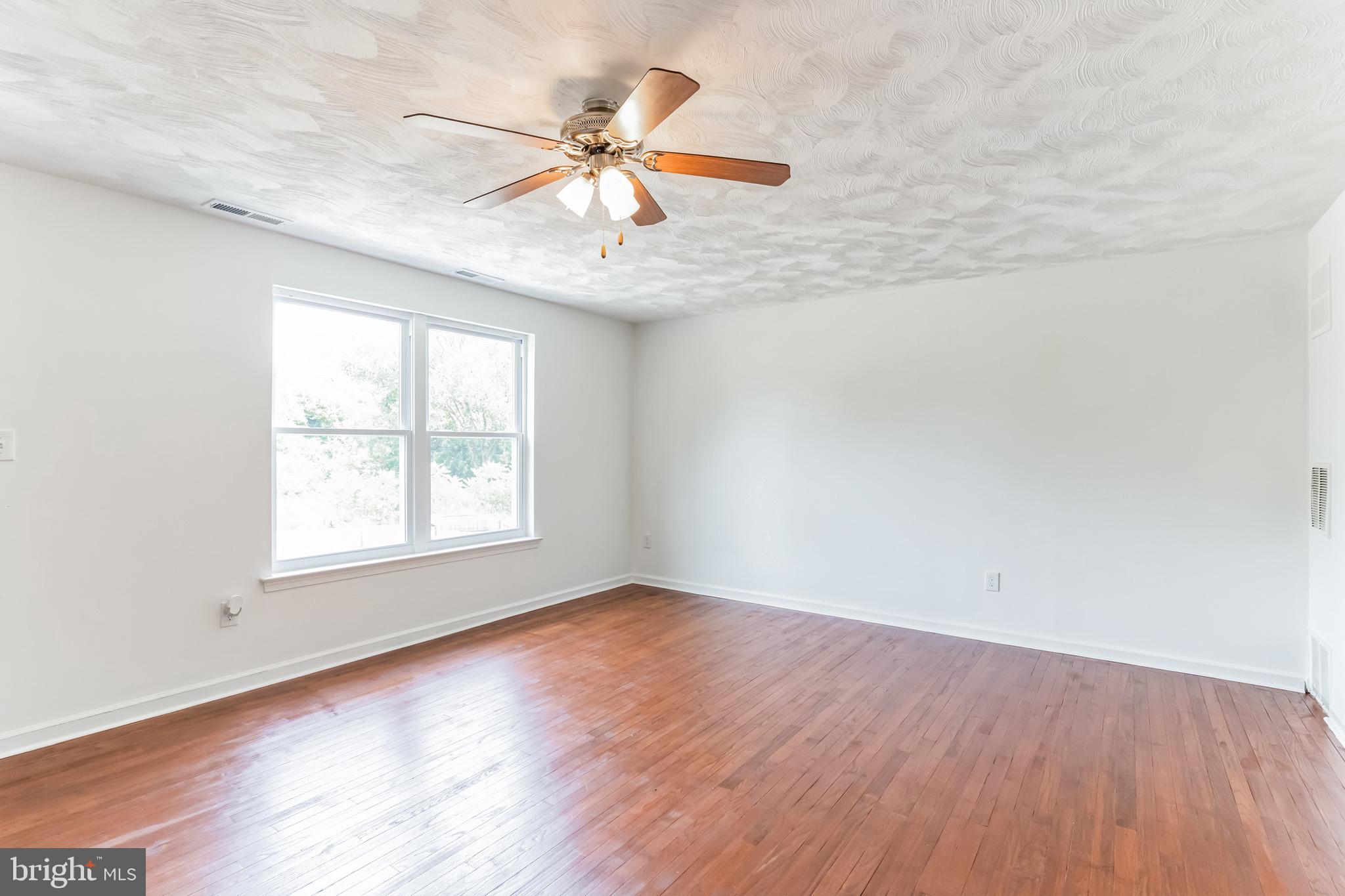 OLD TOWNE VILLAGE CONDOMINIUMS - Residential Lease