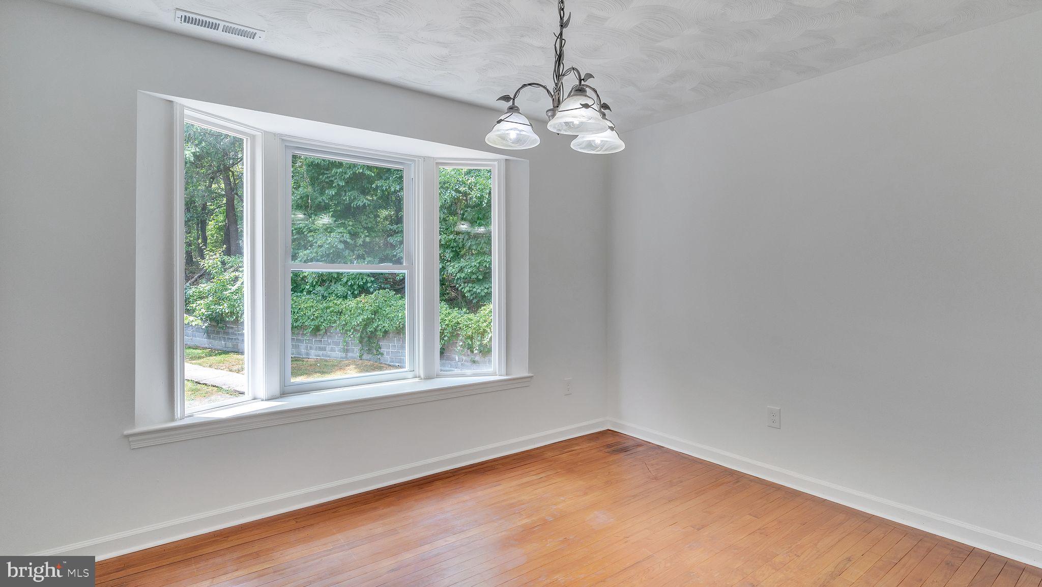 OLD TOWNE VILLAGE CONDOMINIUMS - Residential Lease