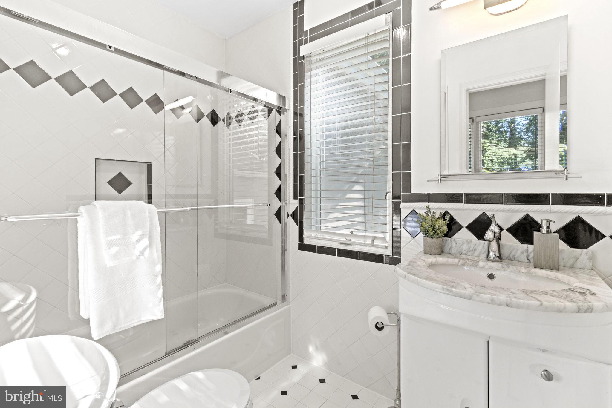 SADDLE RIDGE - Residential