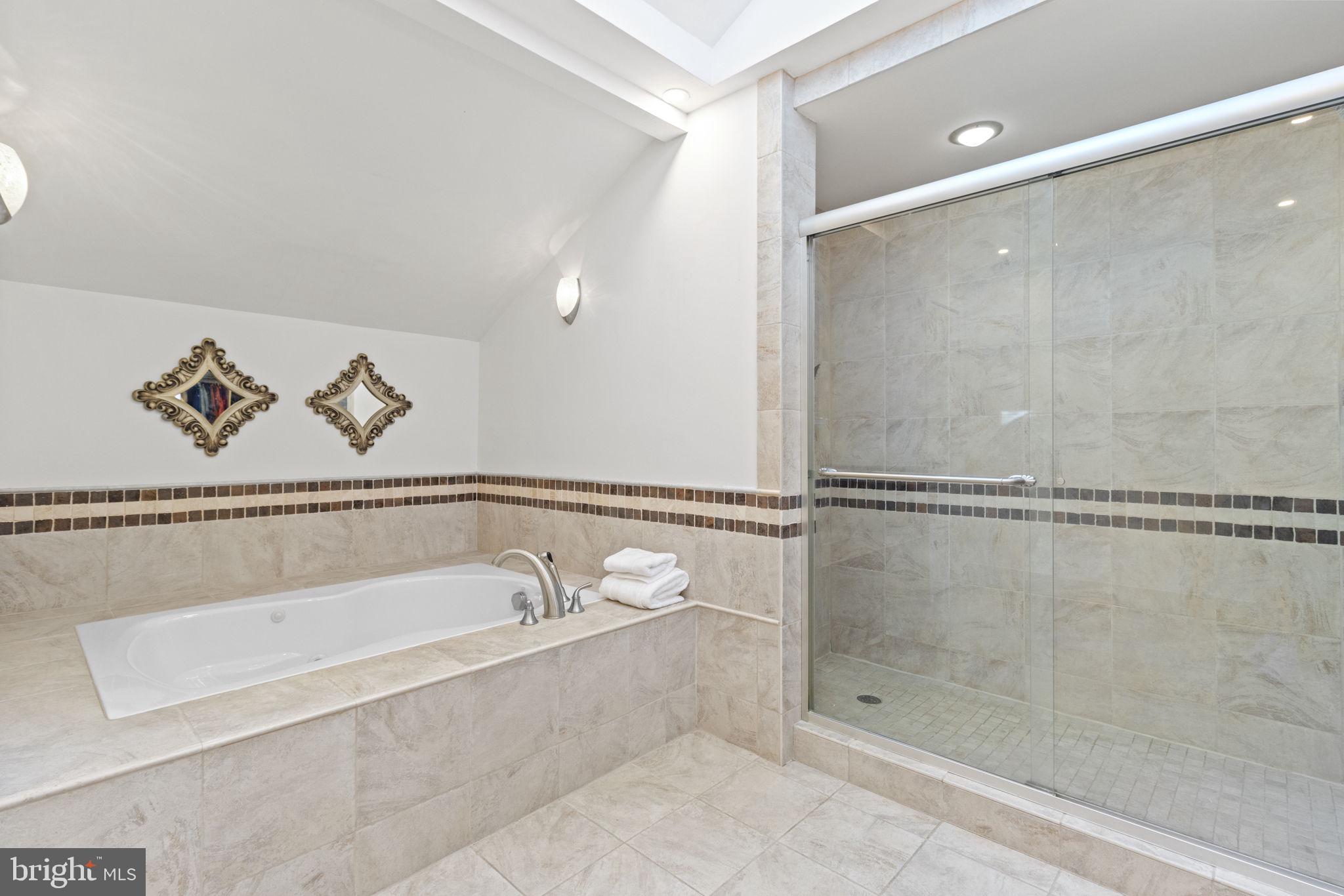 SADDLE RIDGE - Residential