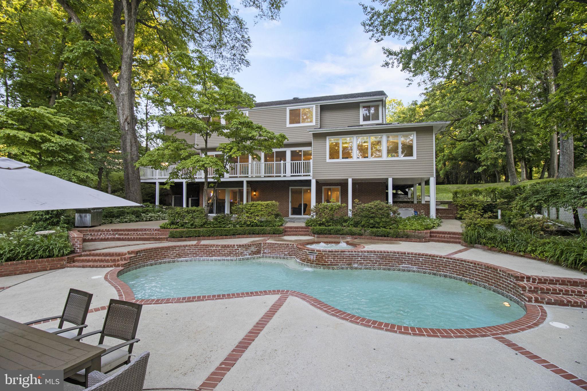 SADDLE RIDGE - Residential