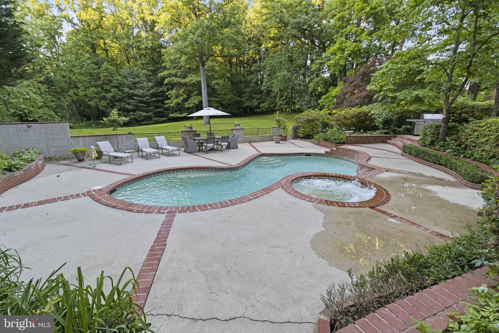 SADDLE RIDGE - Residential