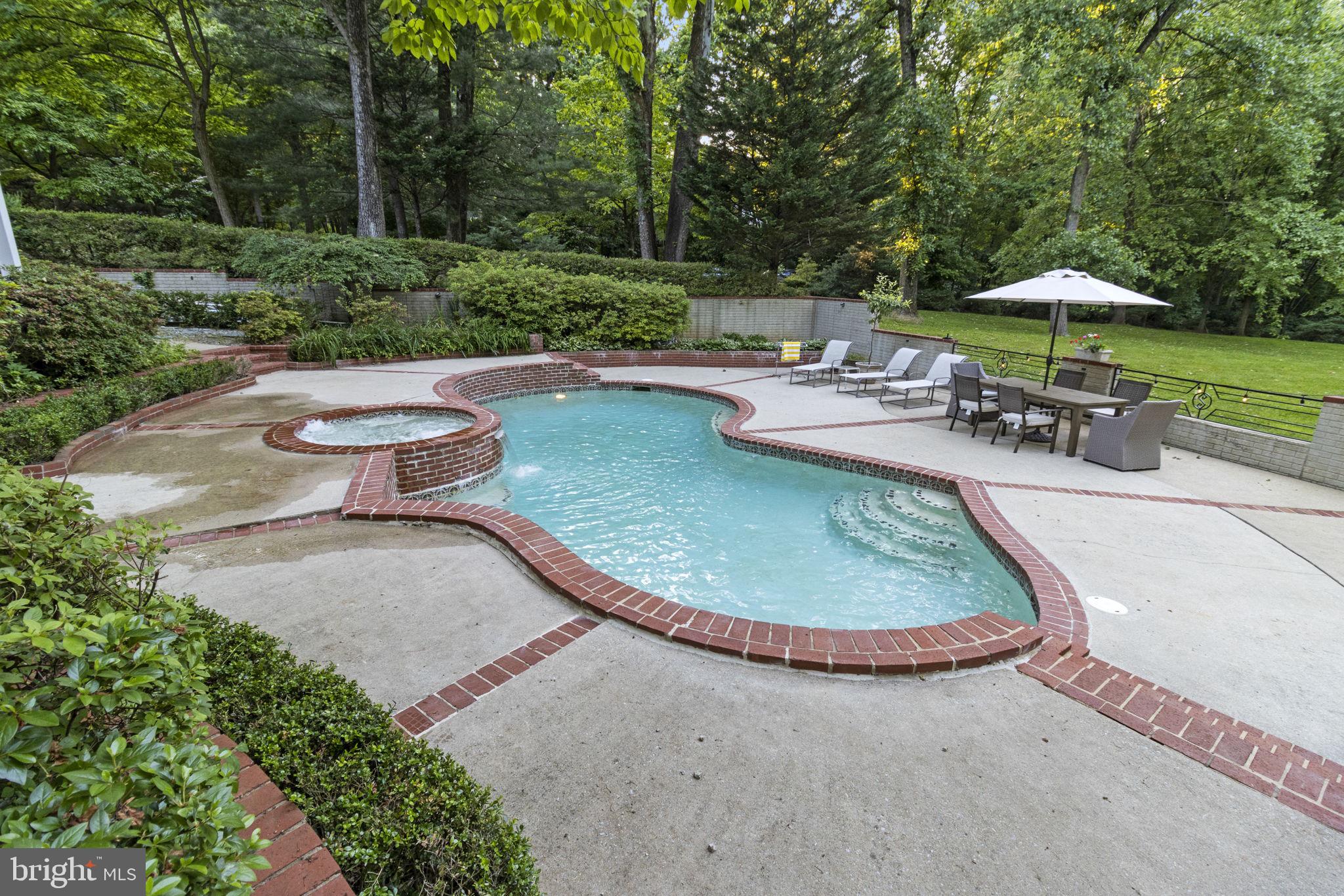 SADDLE RIDGE - Residential