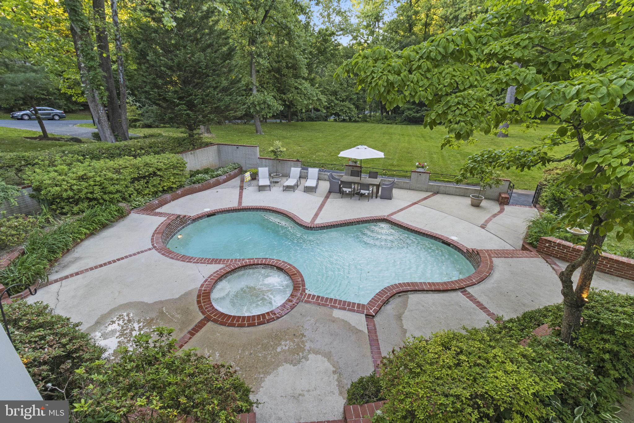 SADDLE RIDGE - Residential