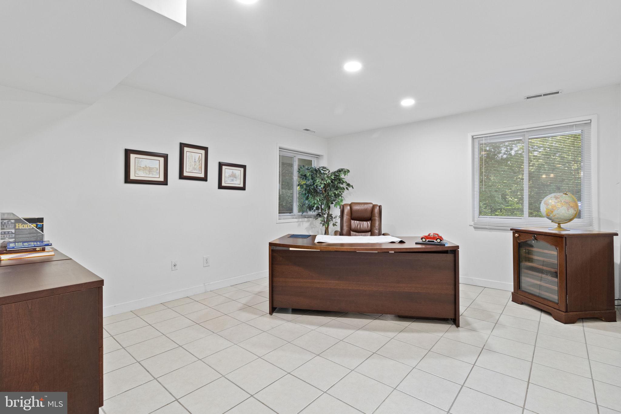 SADDLE RIDGE - Residential