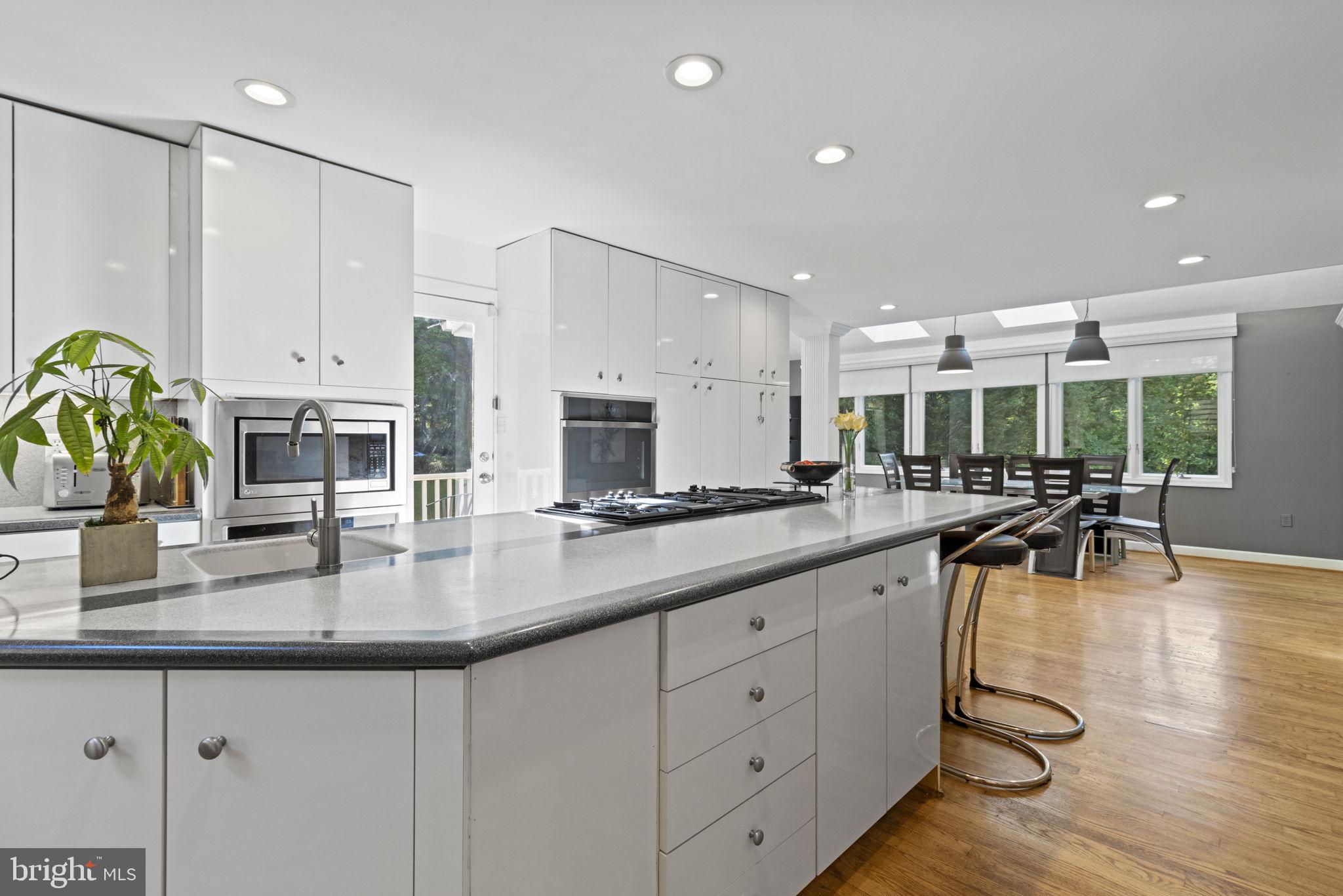 SADDLE RIDGE - Residential