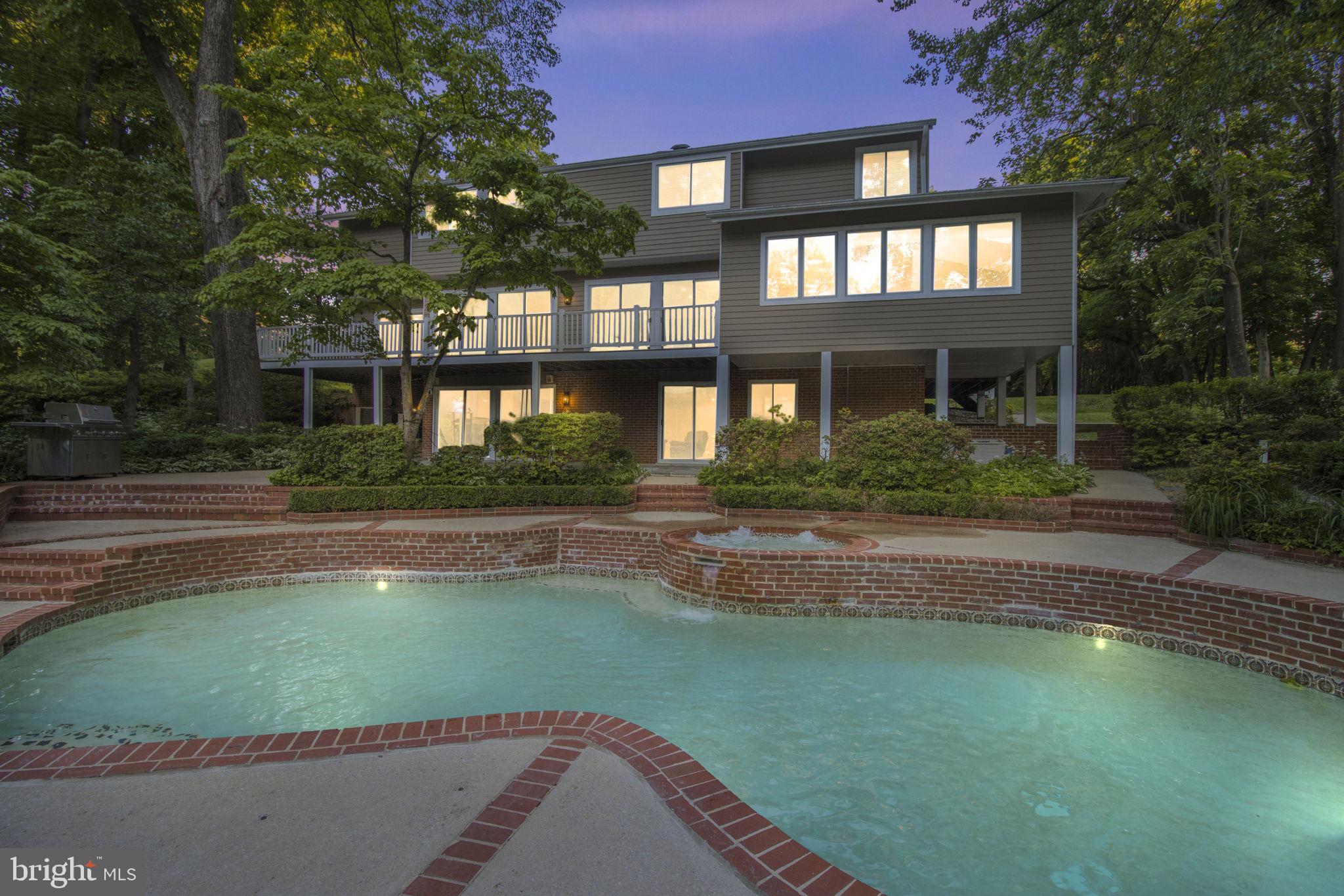 SADDLE RIDGE - Residential